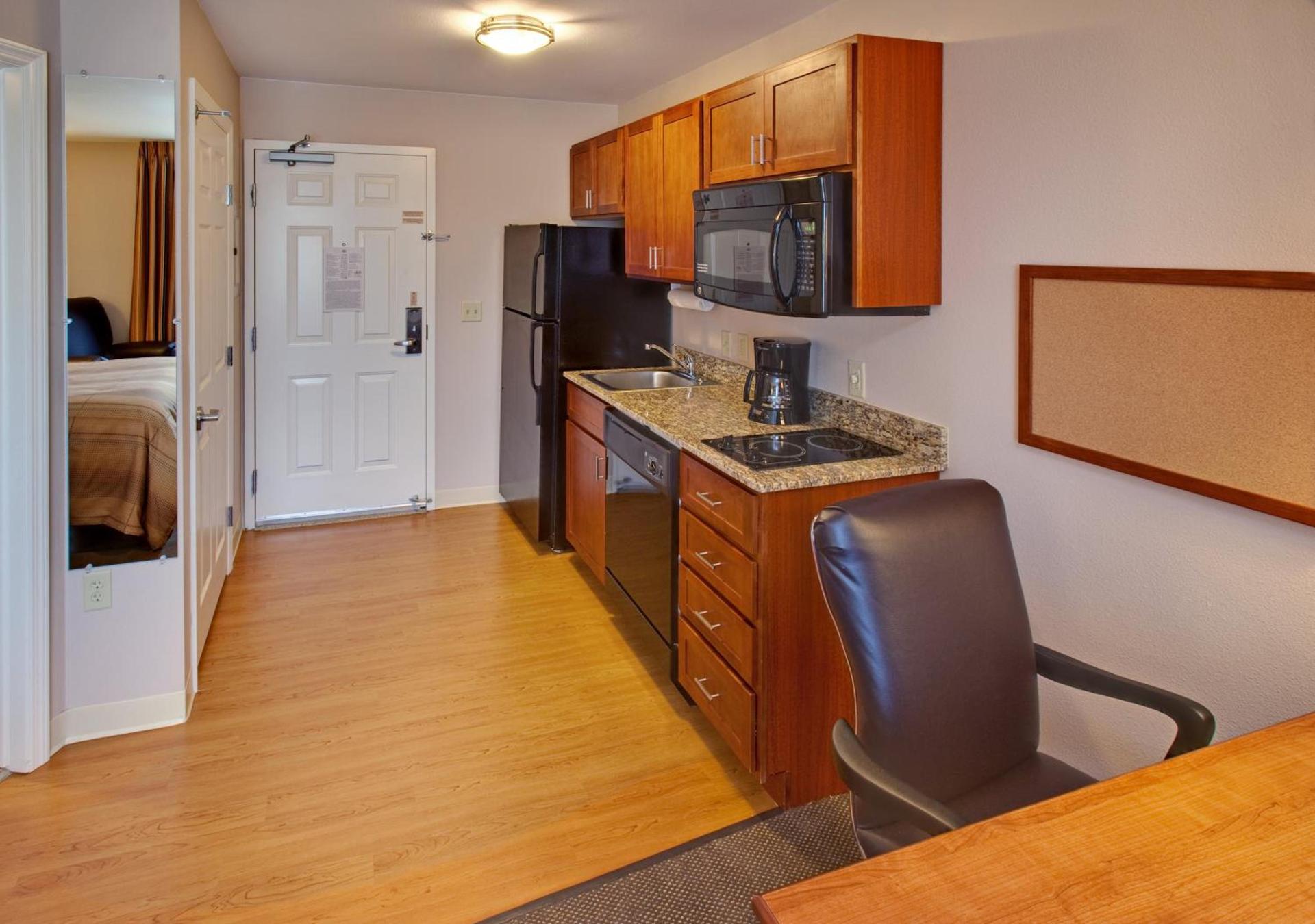 Candlewood Suites Williston by IHG photo 19