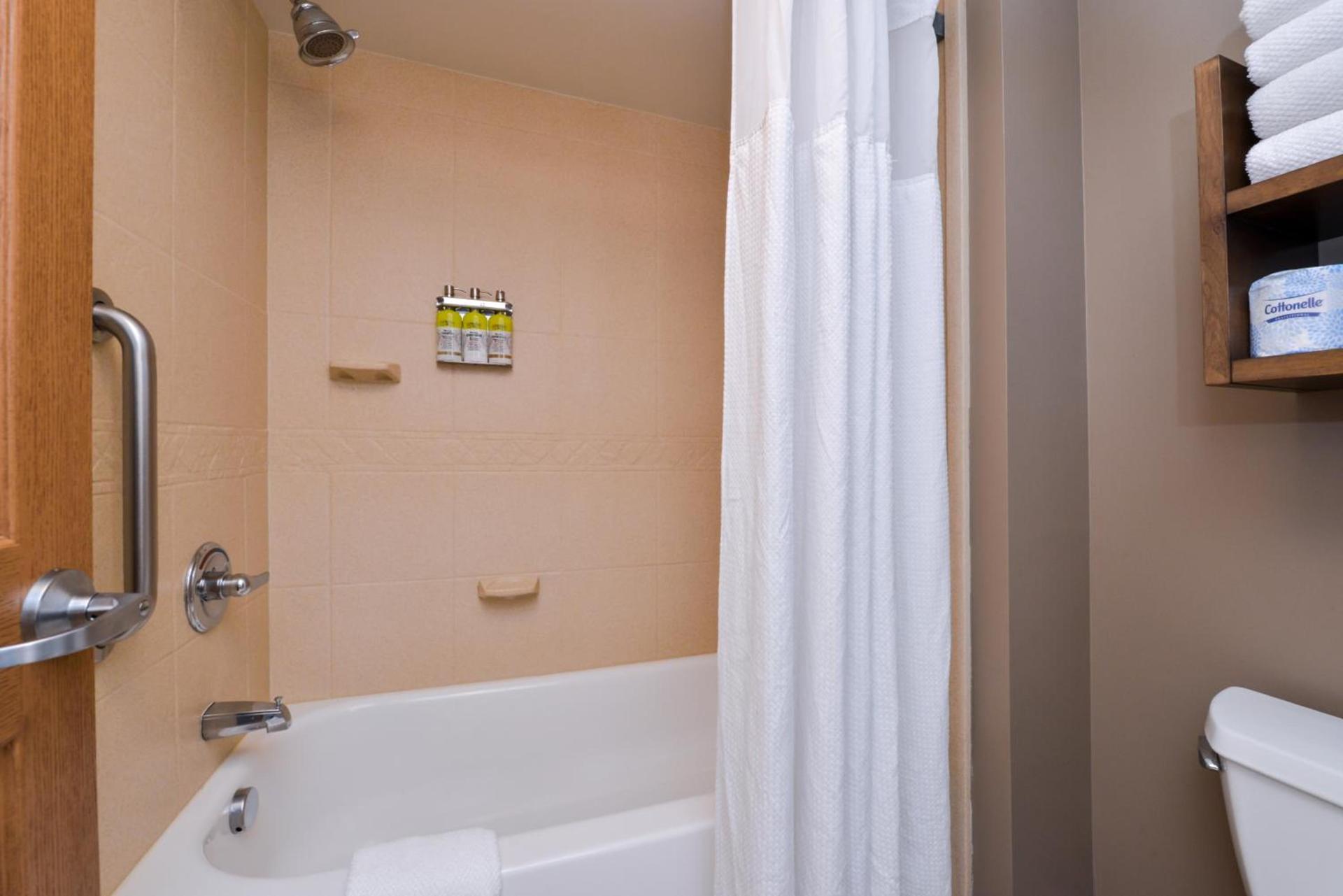 Staybridge Suites Indianapolis Downtown-Convention Center by IHG photo 43