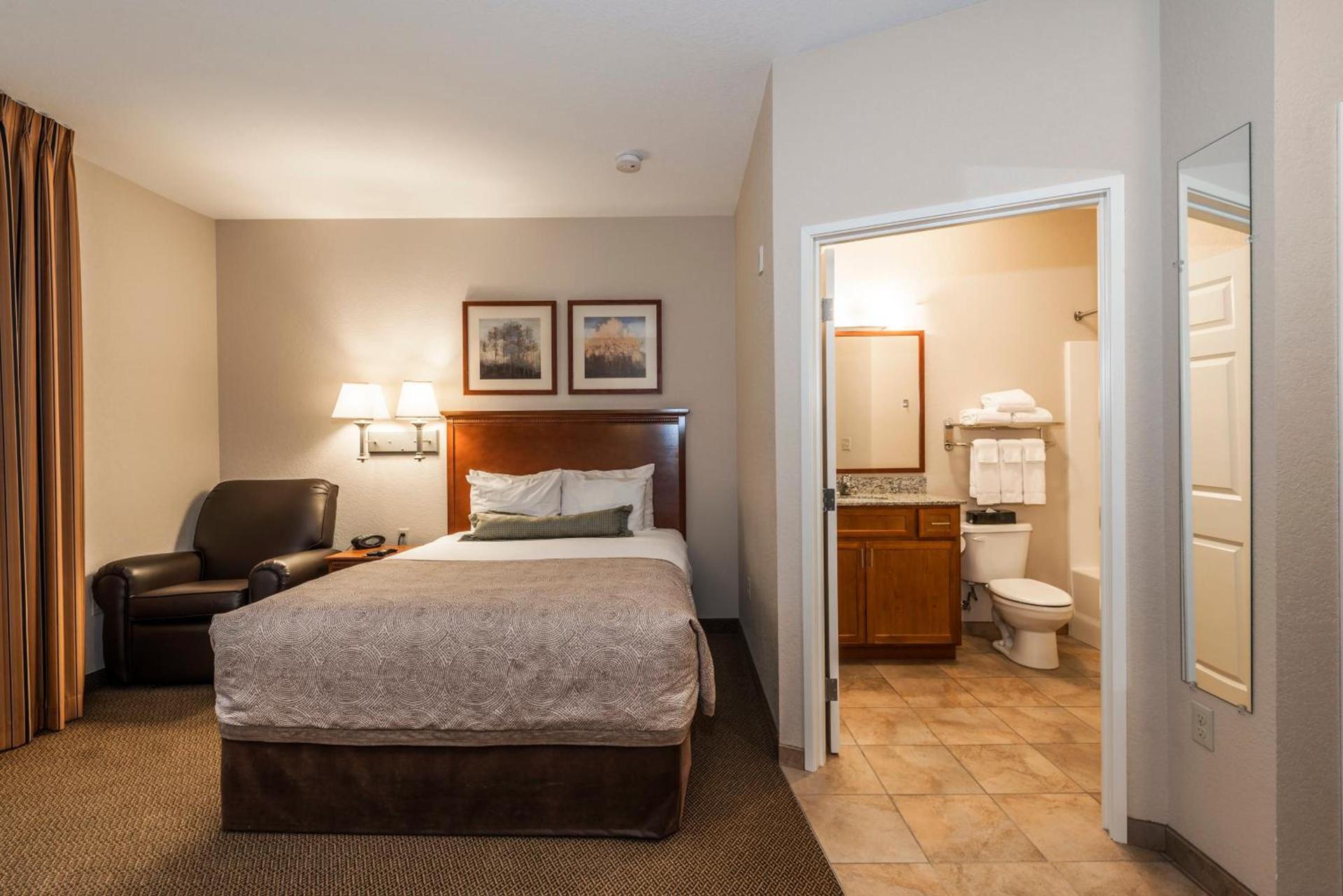 Candlewood Suites Burlington by IHG photo 16