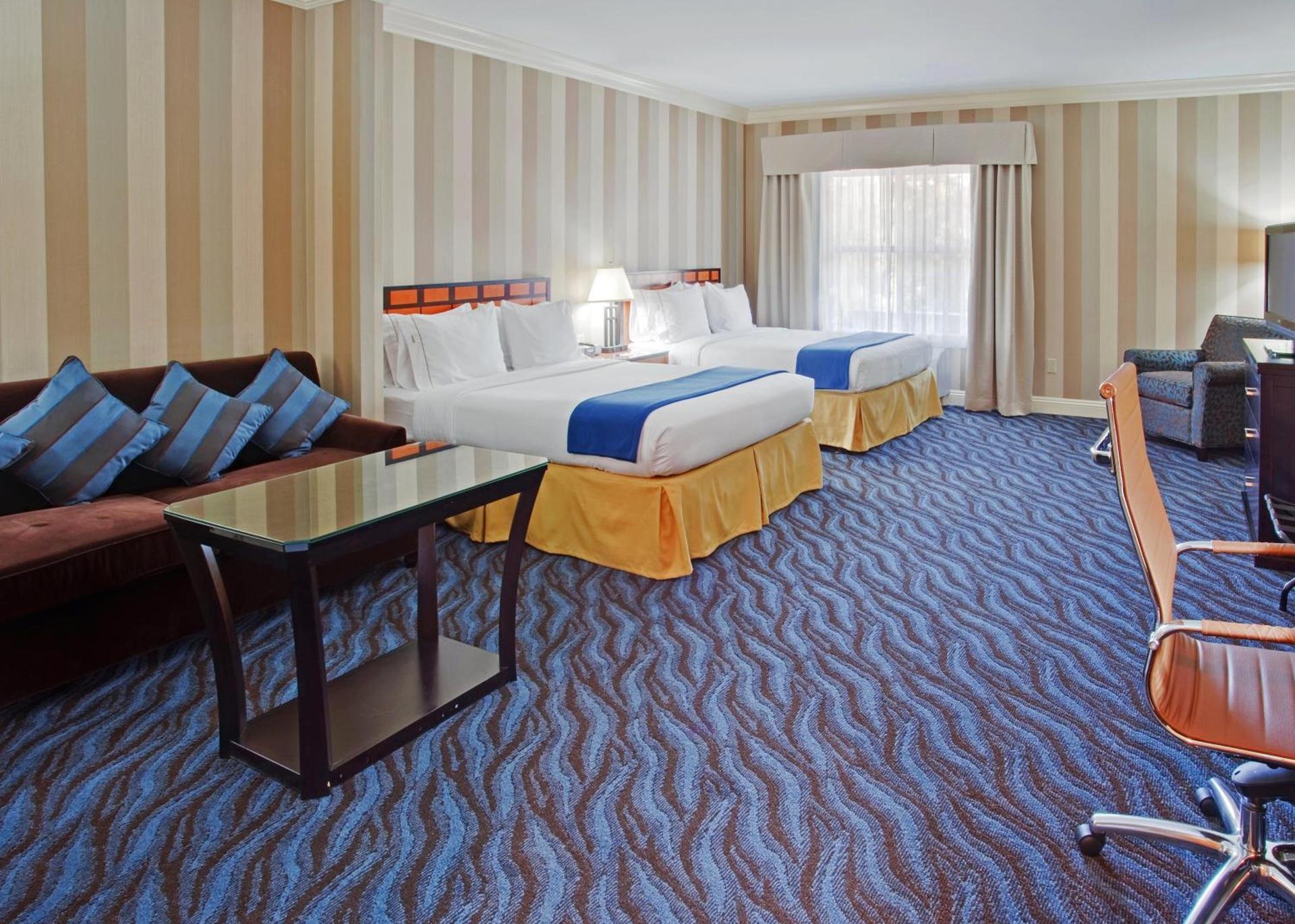 Holiday Inn Express Hotel & Suites Santa Cruz by IHG photo 18