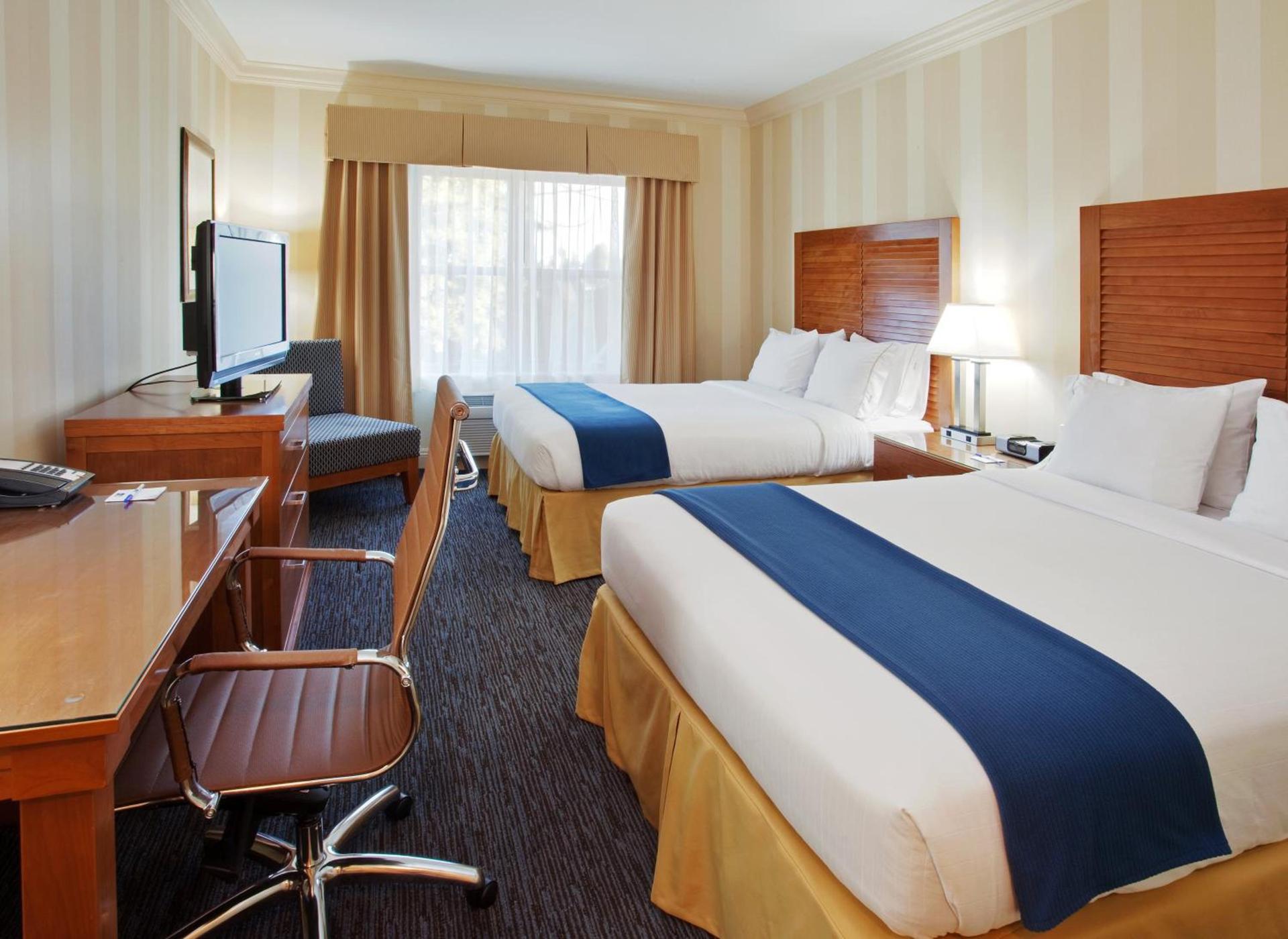 Holiday Inn Express Hotel & Suites Santa Cruz by IHG photo 16
