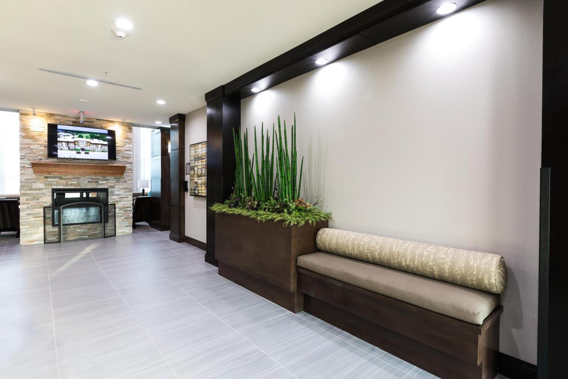 Staybridge Suites - Lake Jackson by IHG photo 5