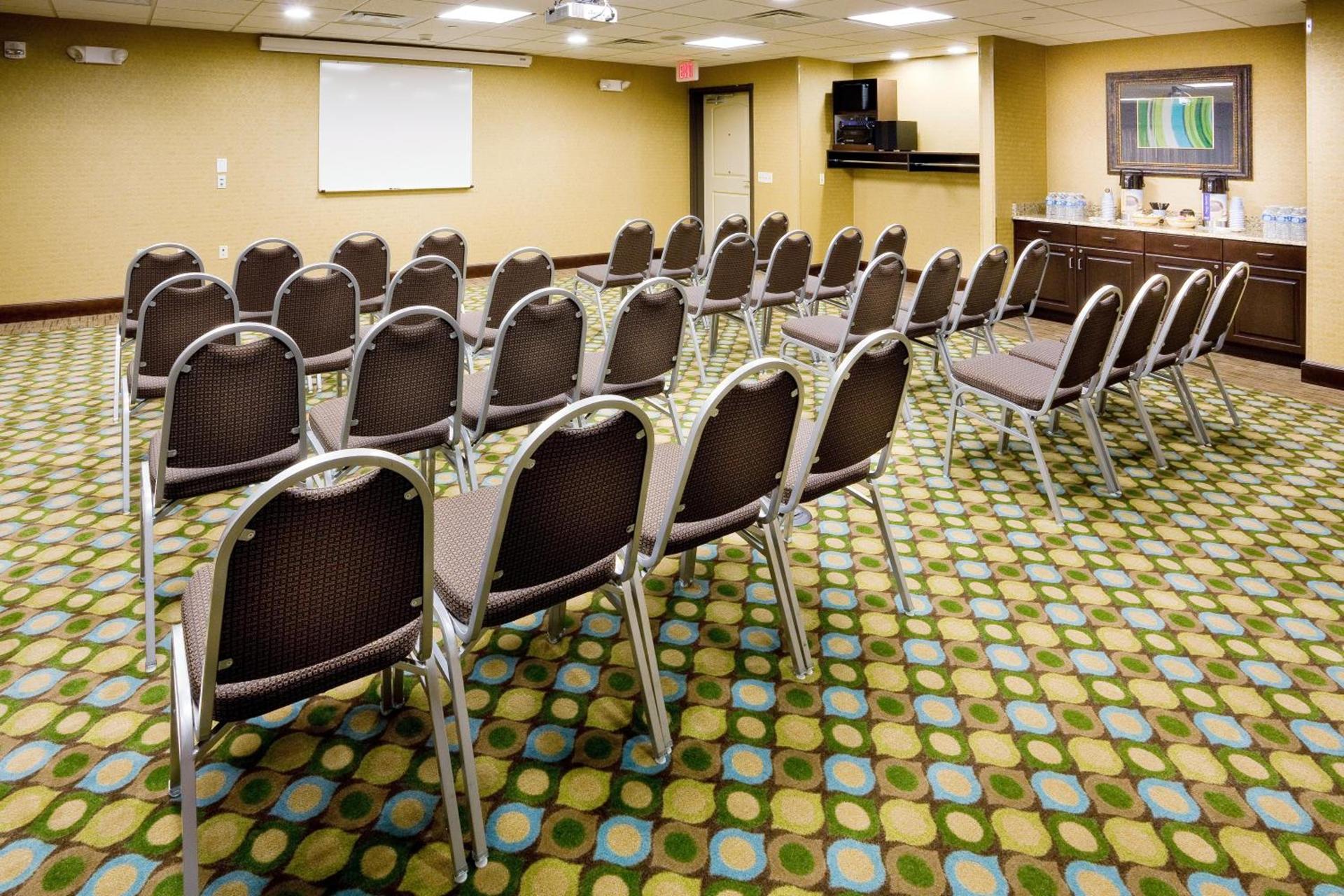 Holiday Inn Express and Suites Limerick - Pottstown by IHG photo 21