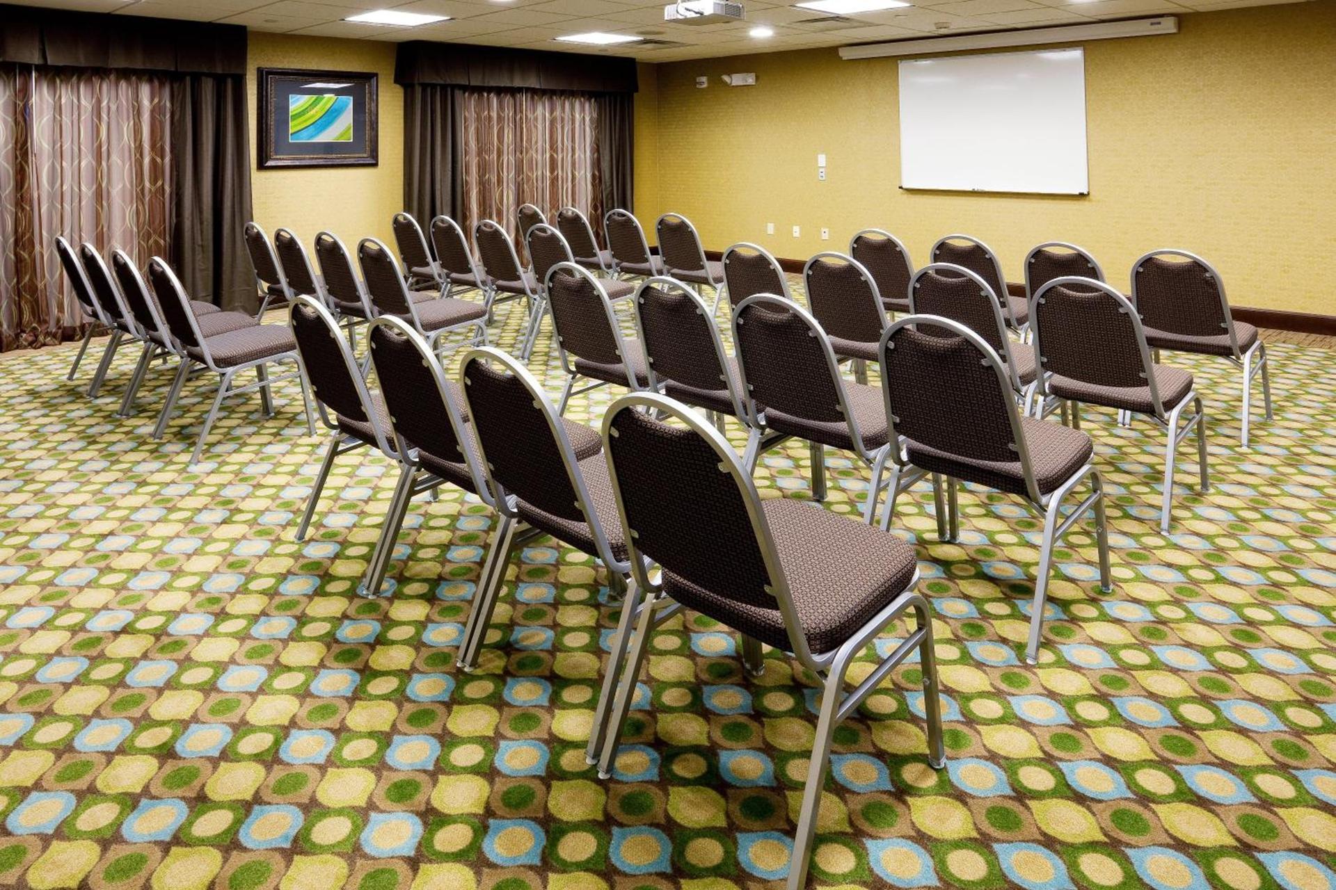 Holiday Inn Express and Suites Limerick - Pottstown by IHG photo 11