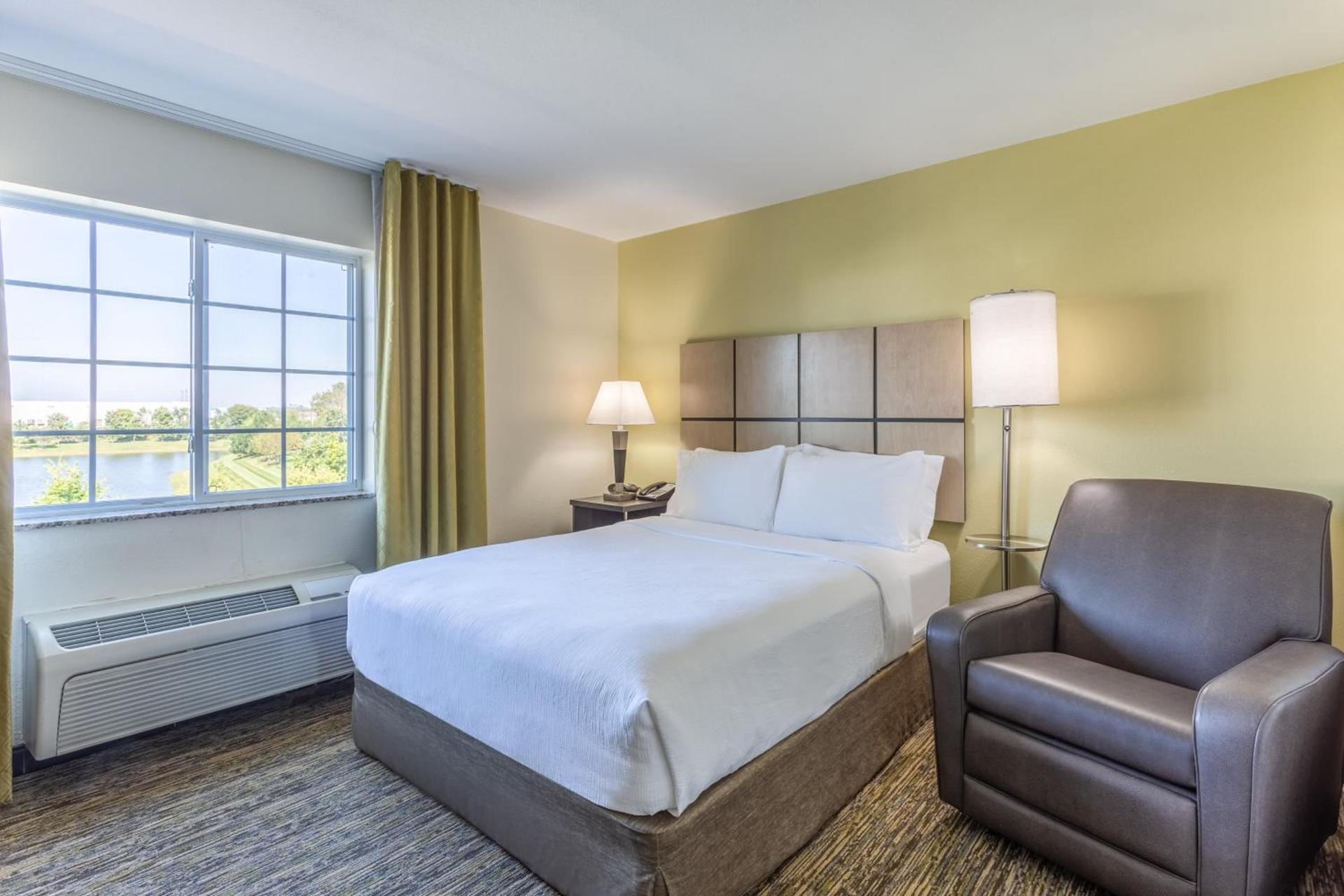 Candlewood Suites Aurora-Naperville by IHG photo 30