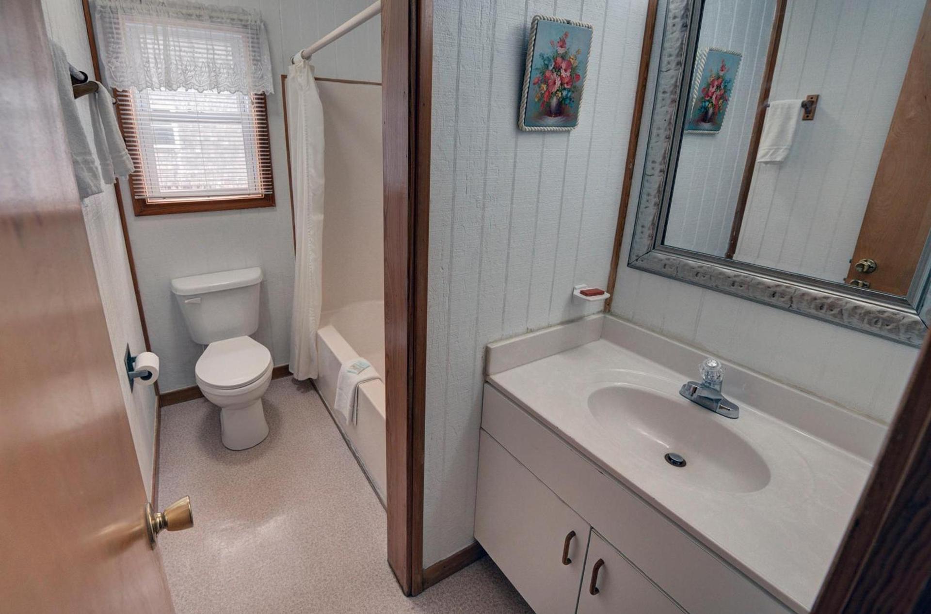Outer Banks Motel photo 56