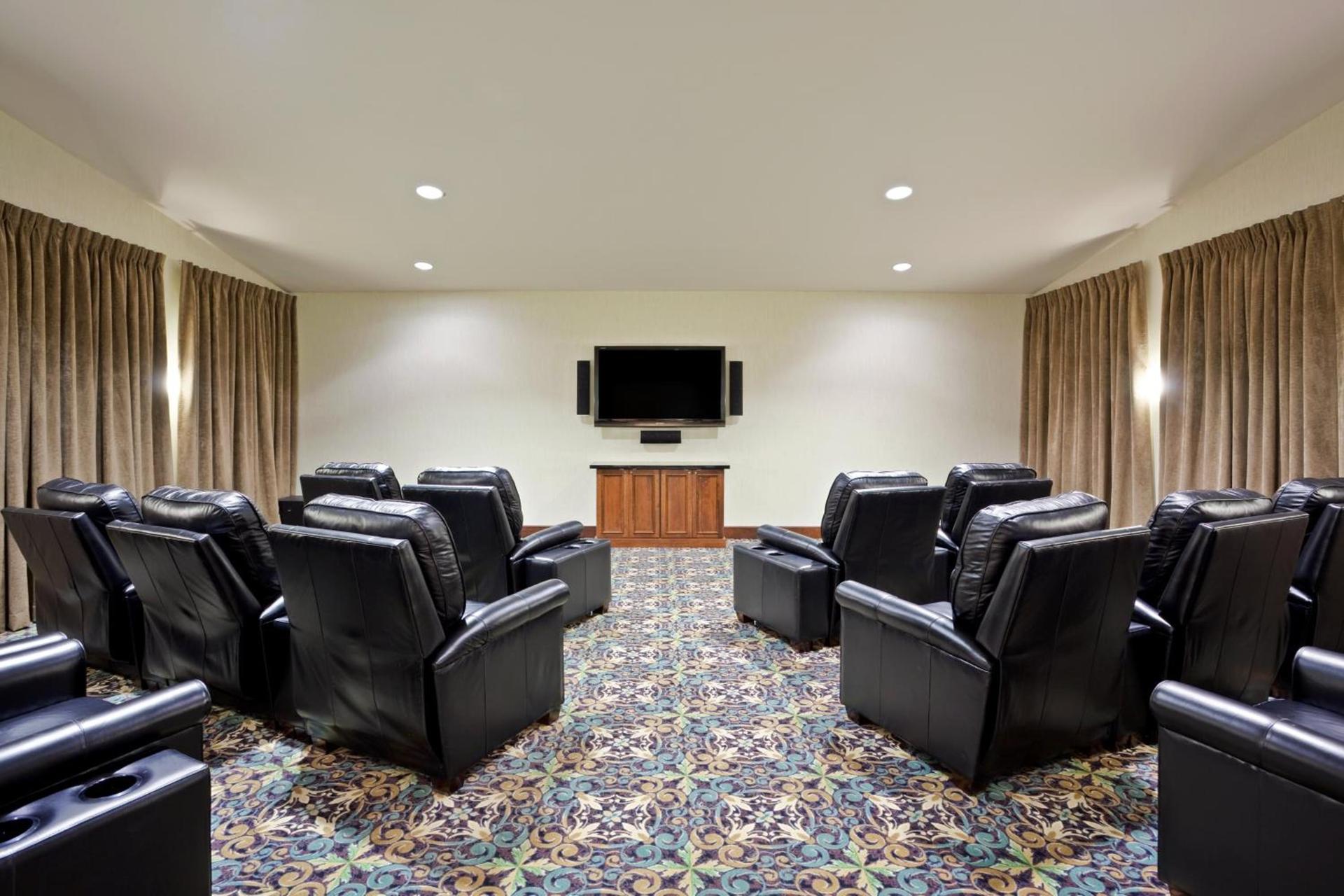 Staybridge Suites Everett - Paine Field by IHG photo 12