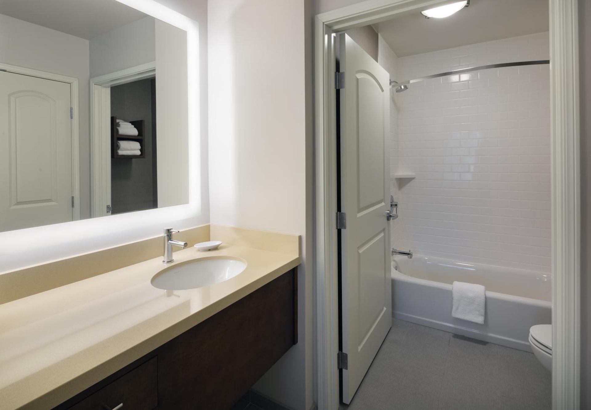 Staybridge Suites - Phoenix – Biltmore Area by IHG photo 26
