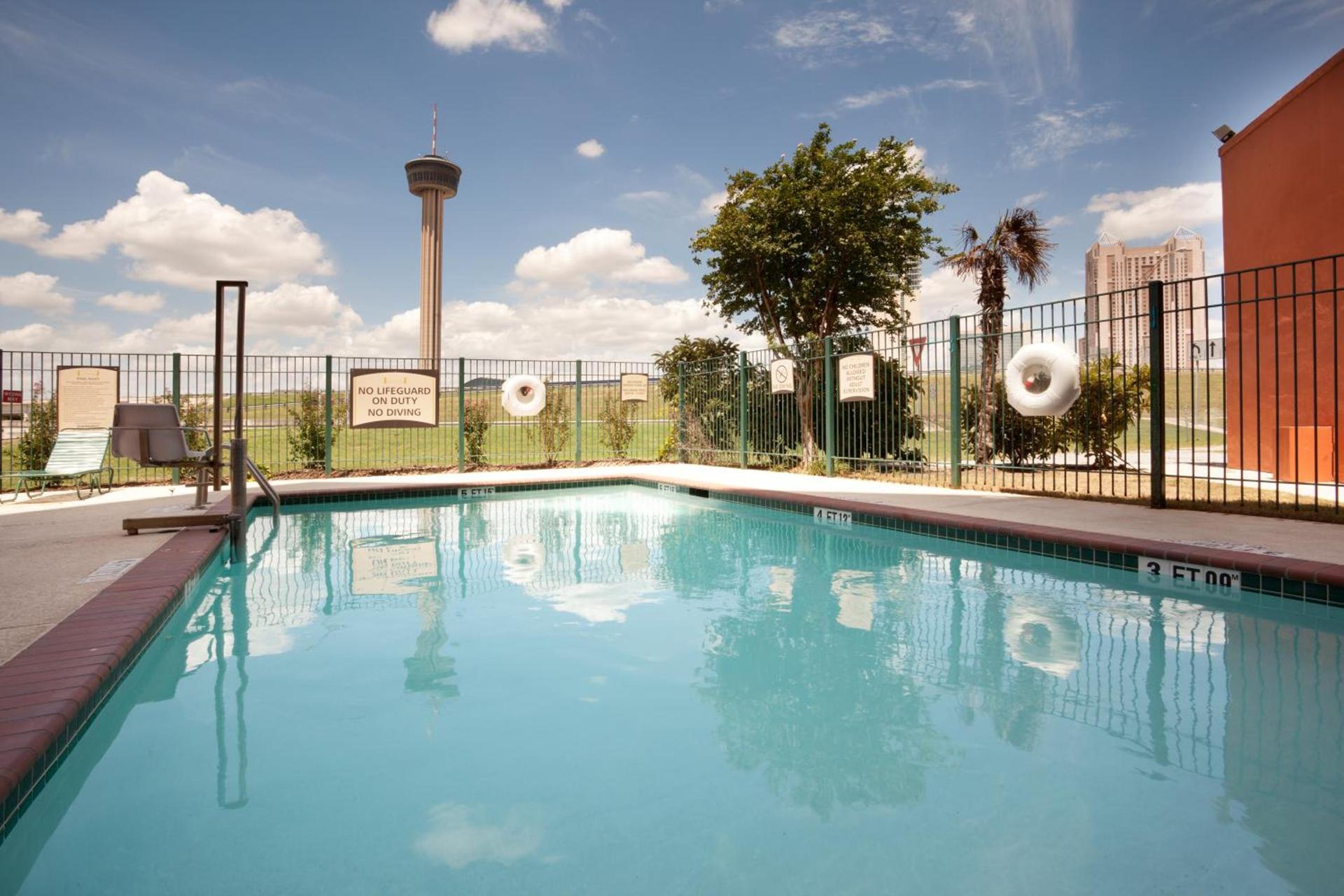 Staybridge Suites San Antonio Downtown Convention Center by IHG photo 32
