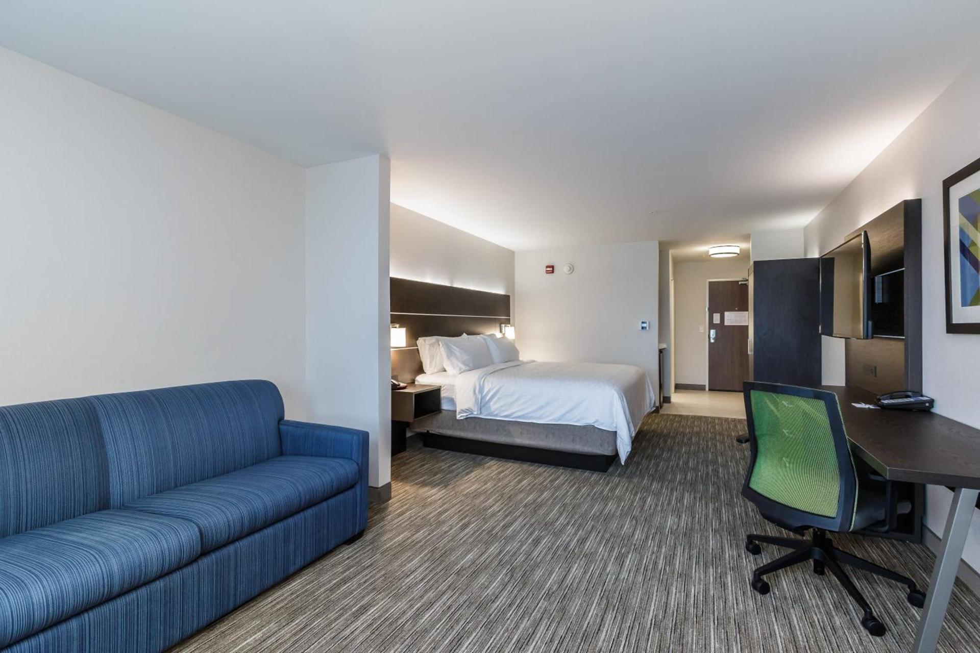Holiday Inn Express & Suites- South Bend Casino by IHG photo 43