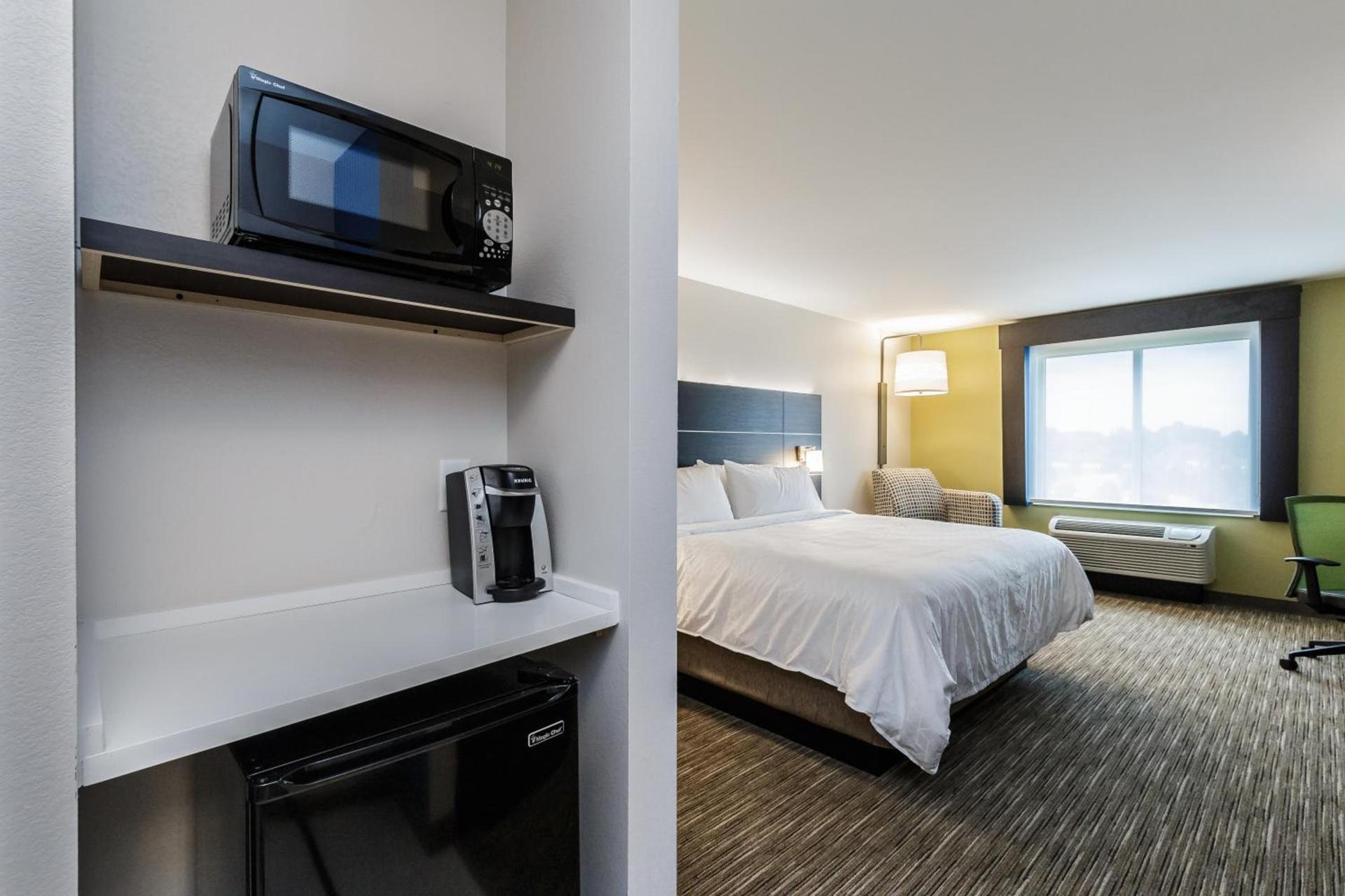 Holiday Inn Express & Suites- South Bend Casino by IHG photo 48