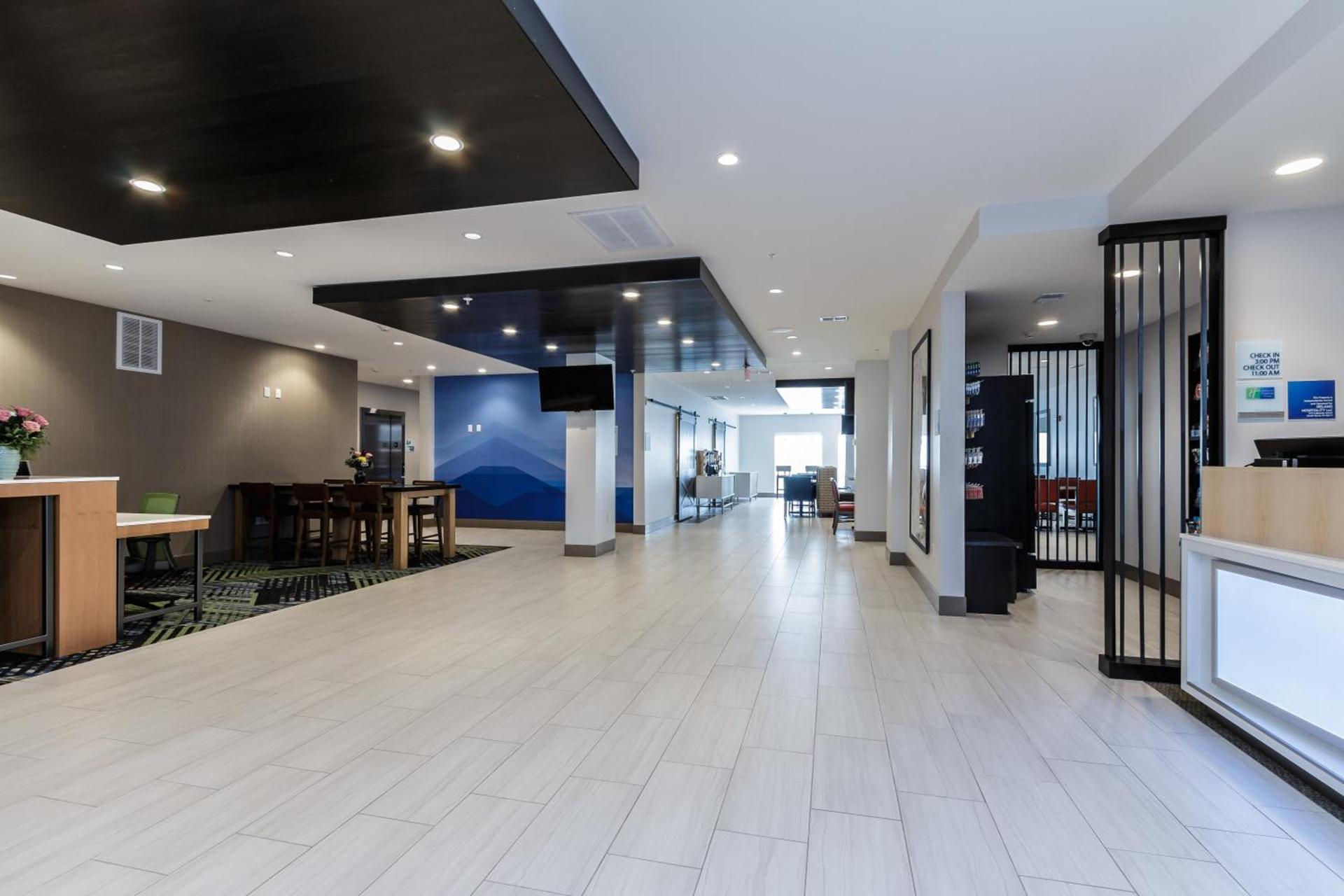 Holiday Inn Express & Suites- South Bend Casino by IHG photo 10