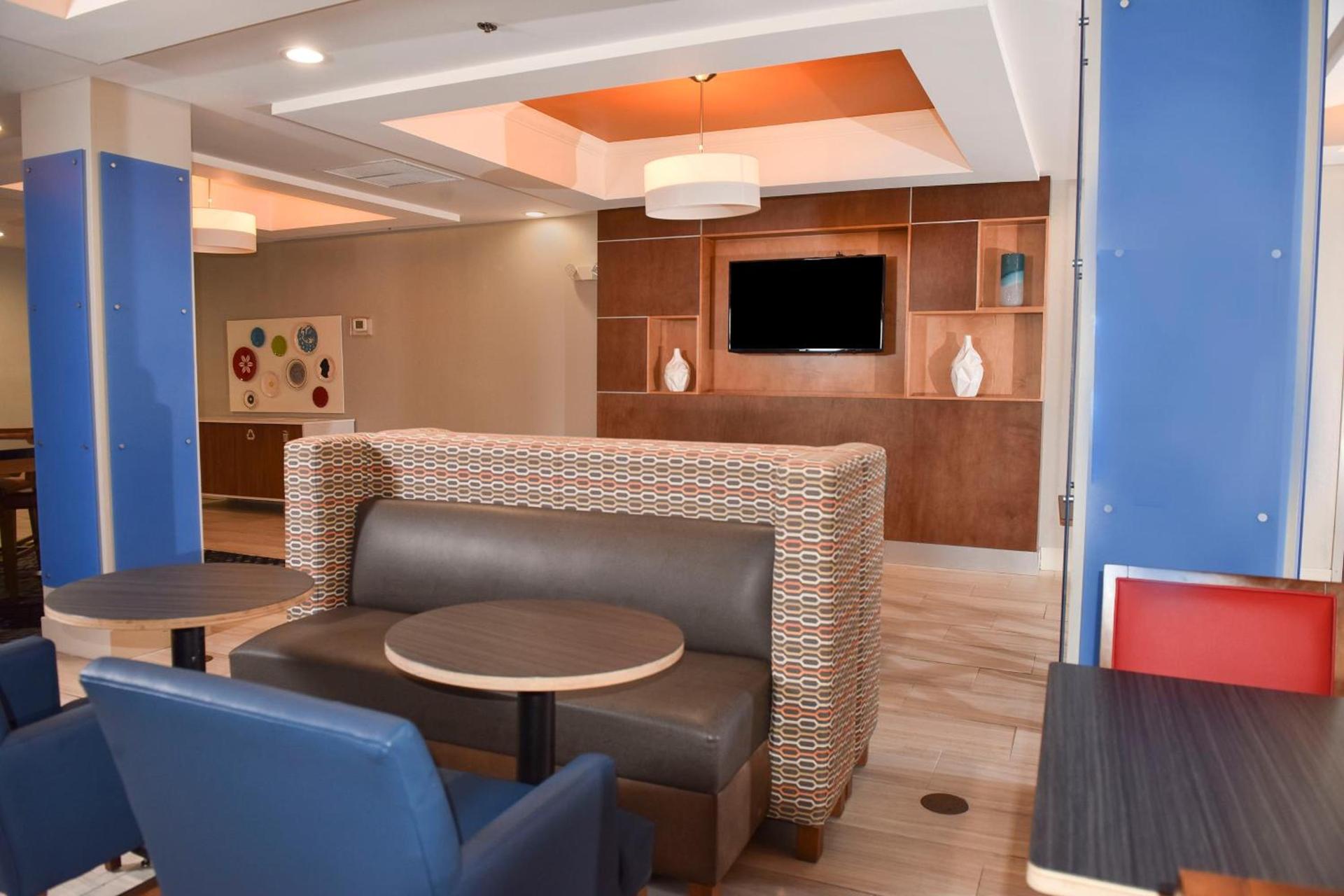 Holiday Inn Express Hotel & Suites Selma by IHG photo 19