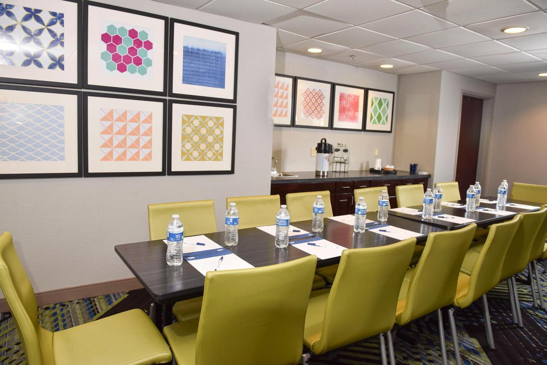 Holiday Inn Express Hotel & Suites Selma by IHG photo 5