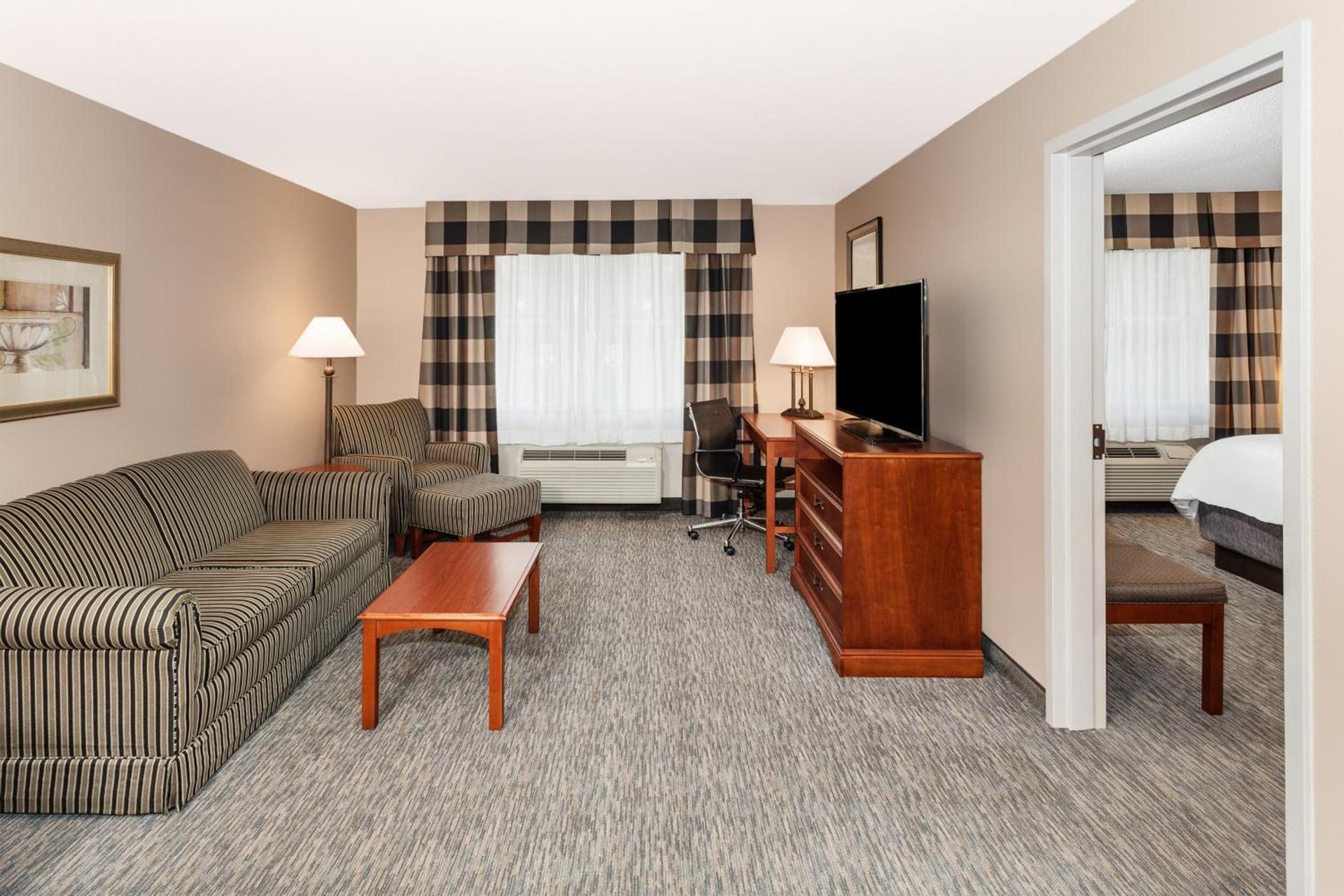 Holiday Inn Express Hotel & Suites Hampton South-Seabrook by IHG photo 23