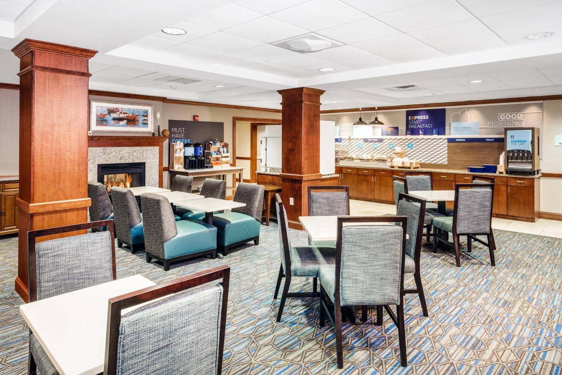 Holiday Inn Express Hotel & Suites Hampton South-Seabrook by IHG photo 12