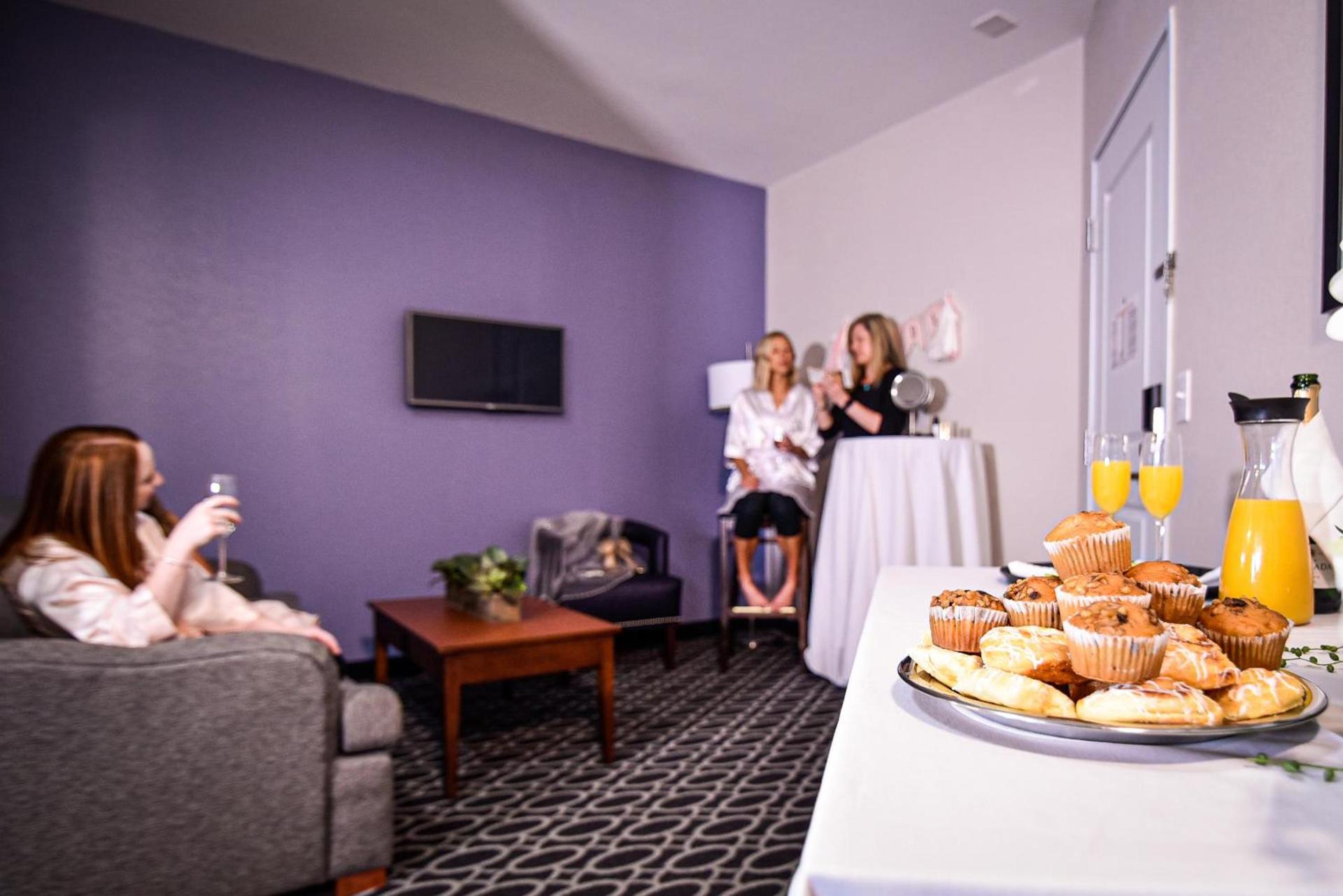Bluemont Hotel photo 12