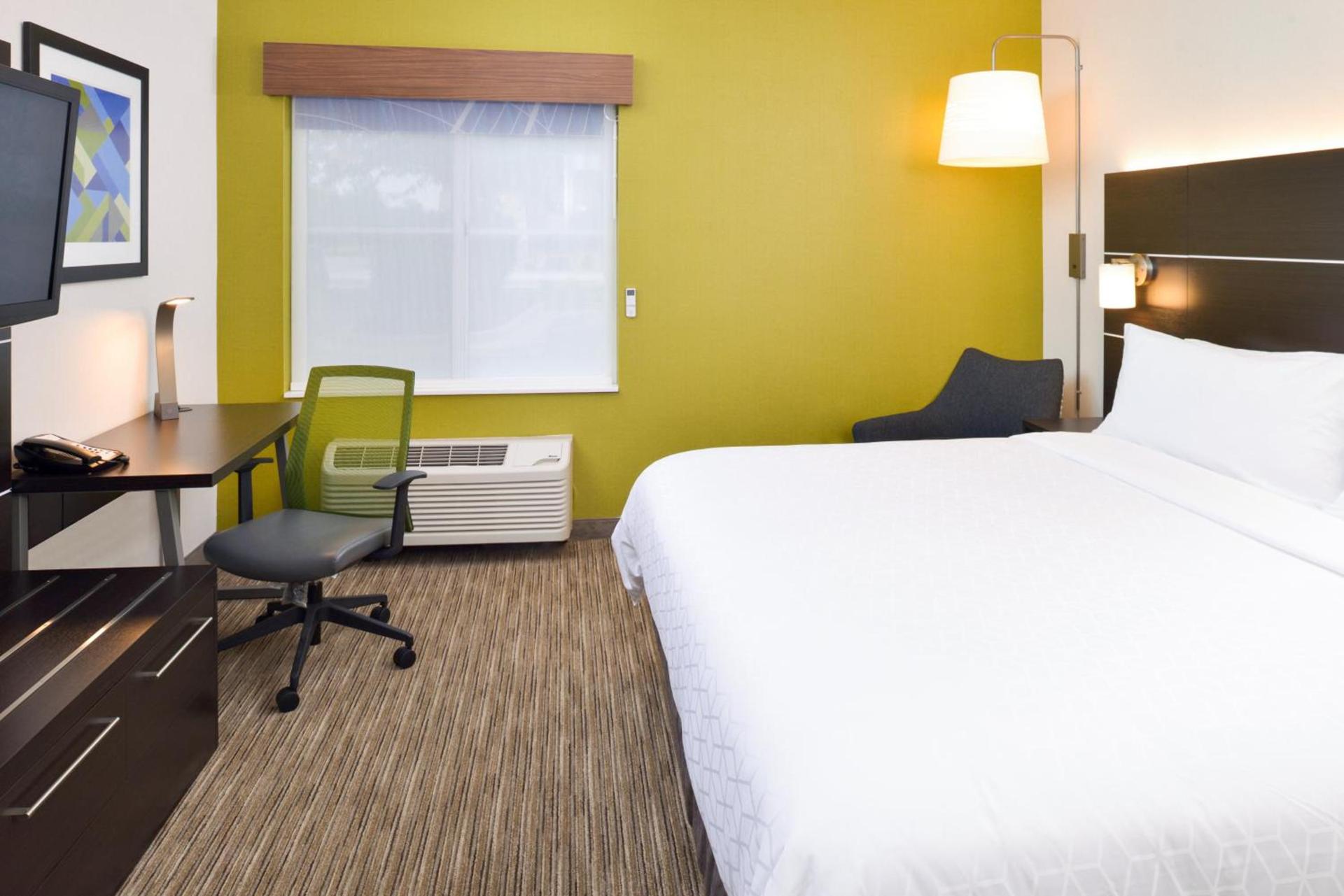 Holiday Inn Express Wixom by IHG photo 3
