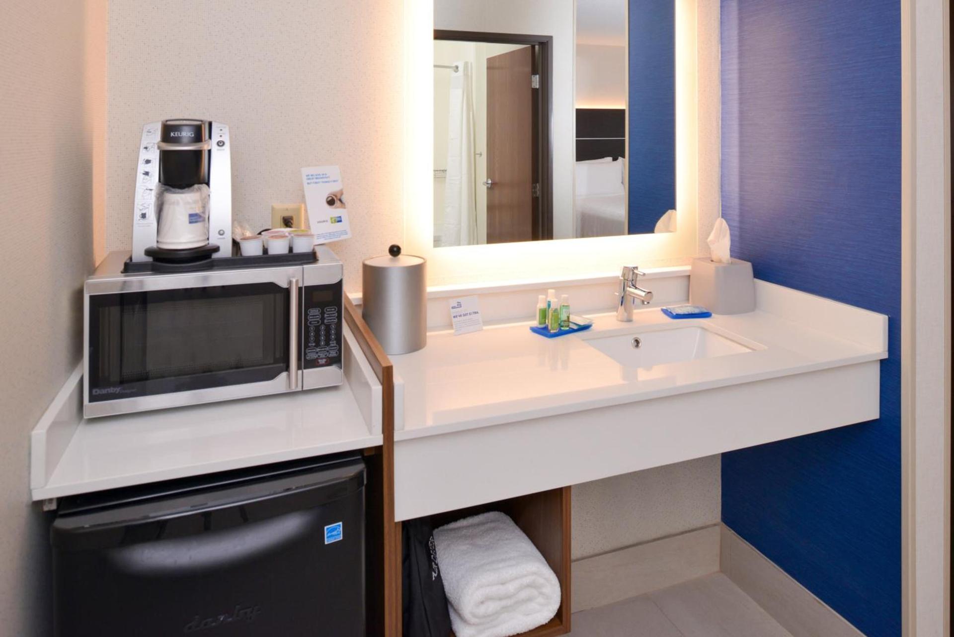 Holiday Inn Express Wixom by IHG photo 52