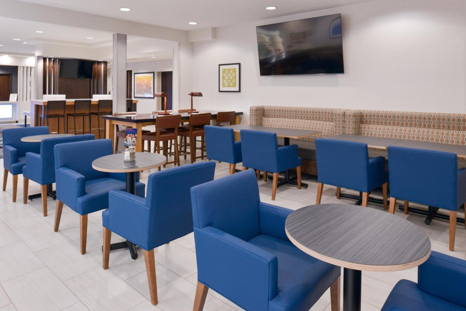 Holiday Inn Express Wixom by IHG photo 62