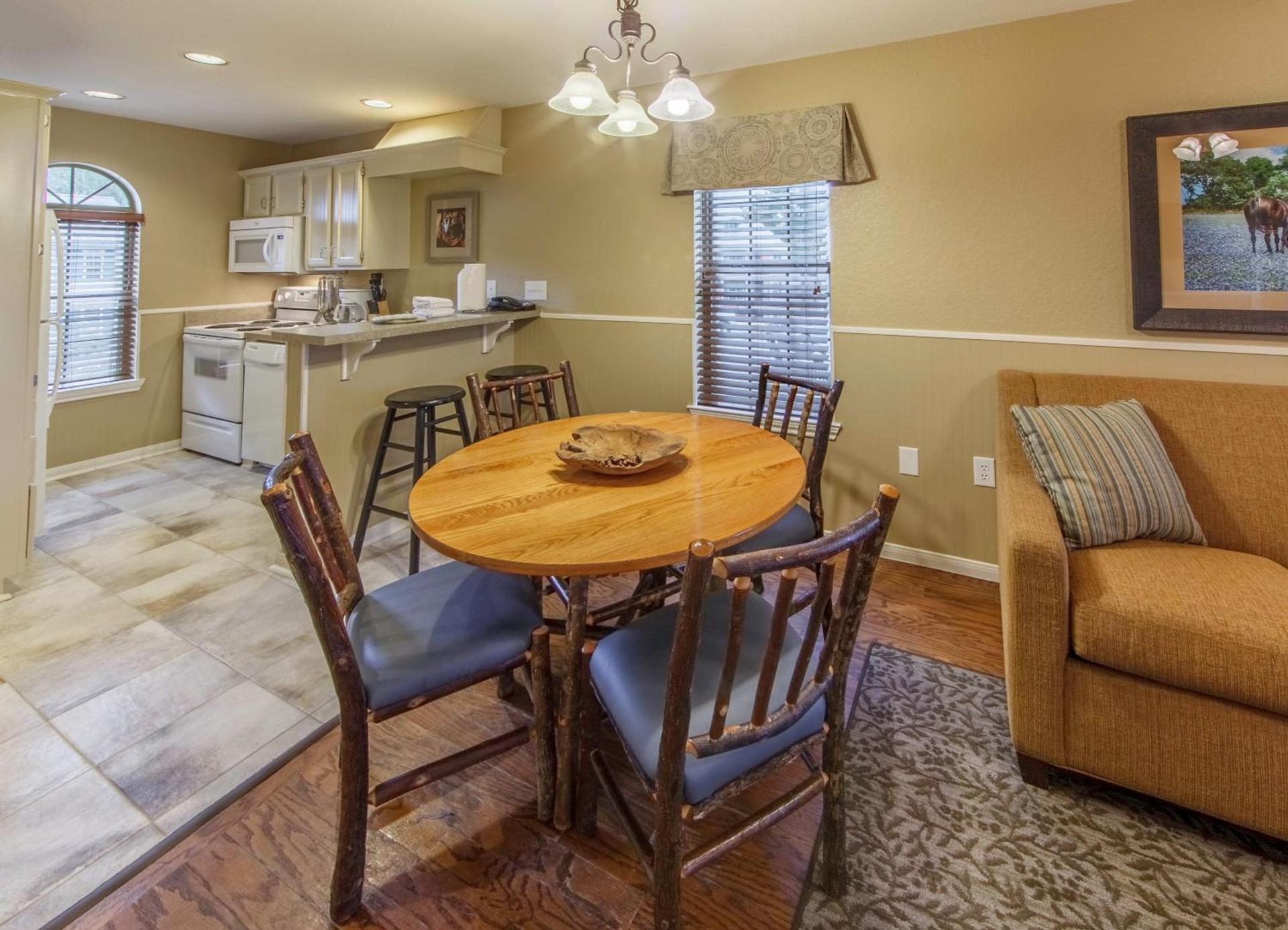 Holiday Inn Club Vacations Piney Shores Resort at Lake Conroe photo 45