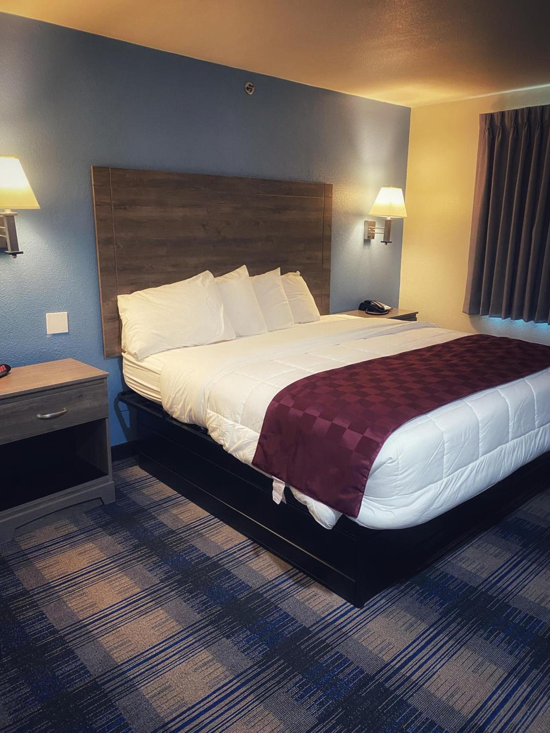 Lone Star Inn photo 7
