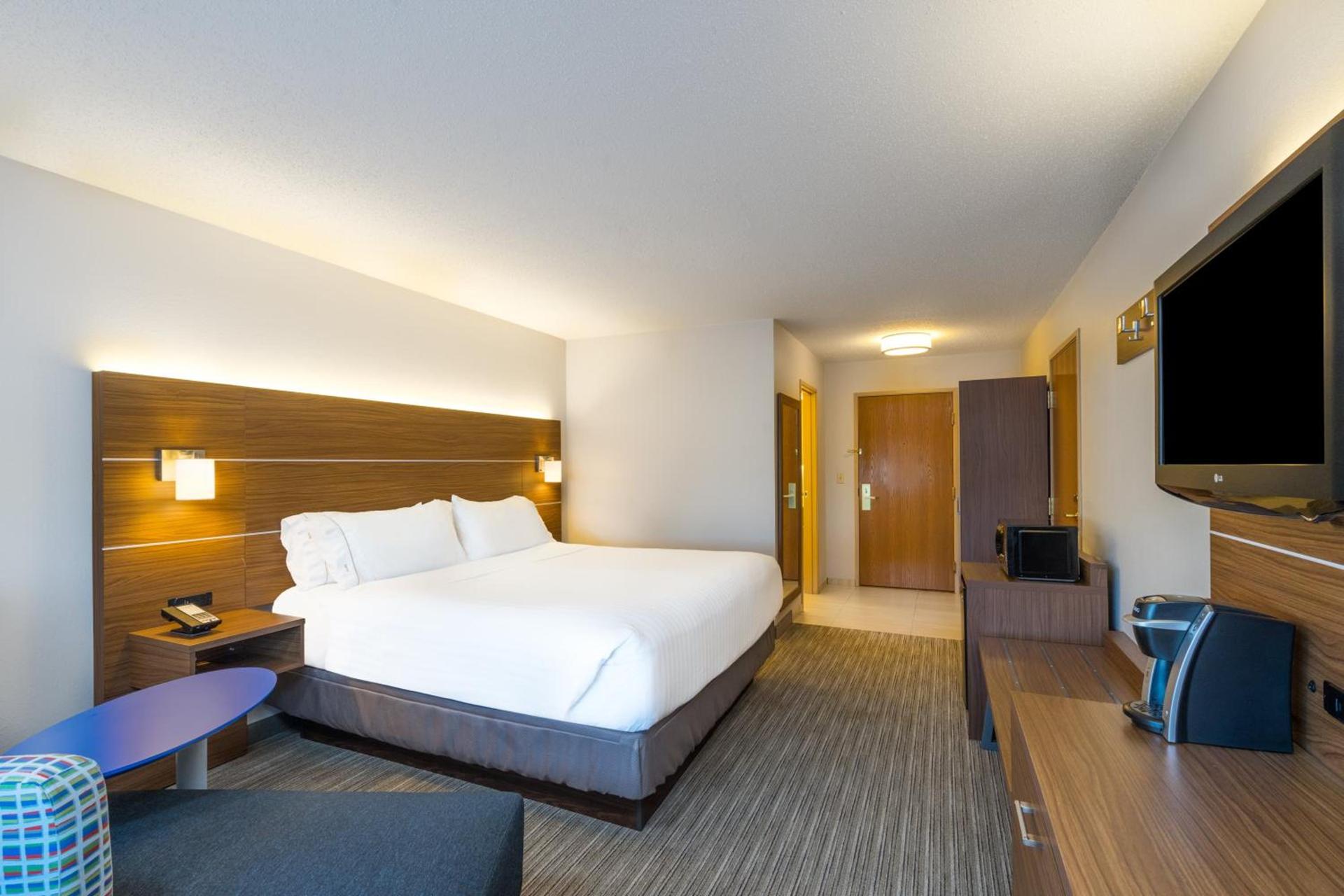 Holiday Inn Express Hotel Howe / Sturgis by IHG photo 29