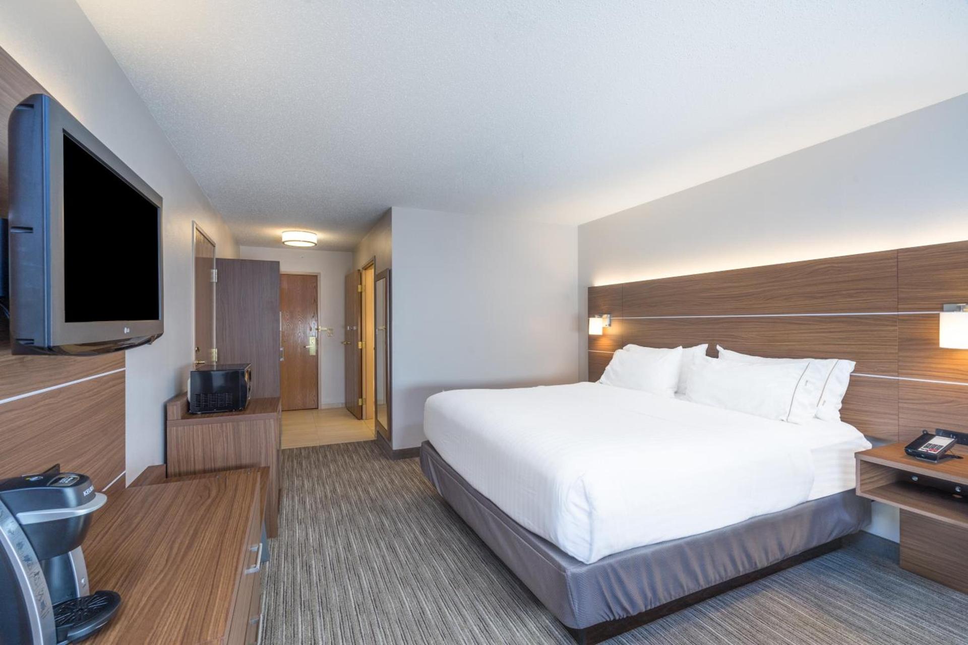 Holiday Inn Express Hotel Howe / Sturgis by IHG photo 35