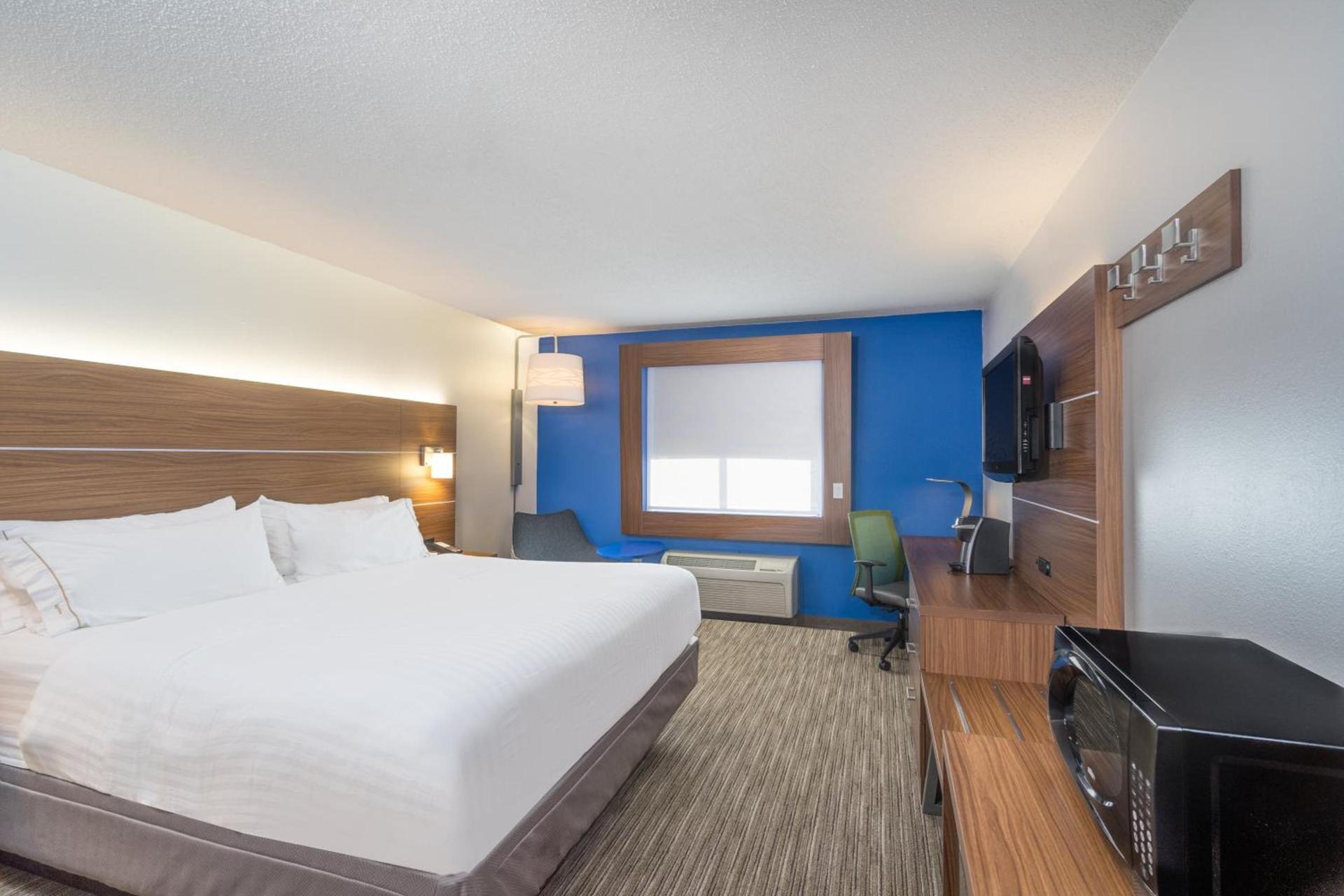 Holiday Inn Express Hotel Howe / Sturgis by IHG photo 32