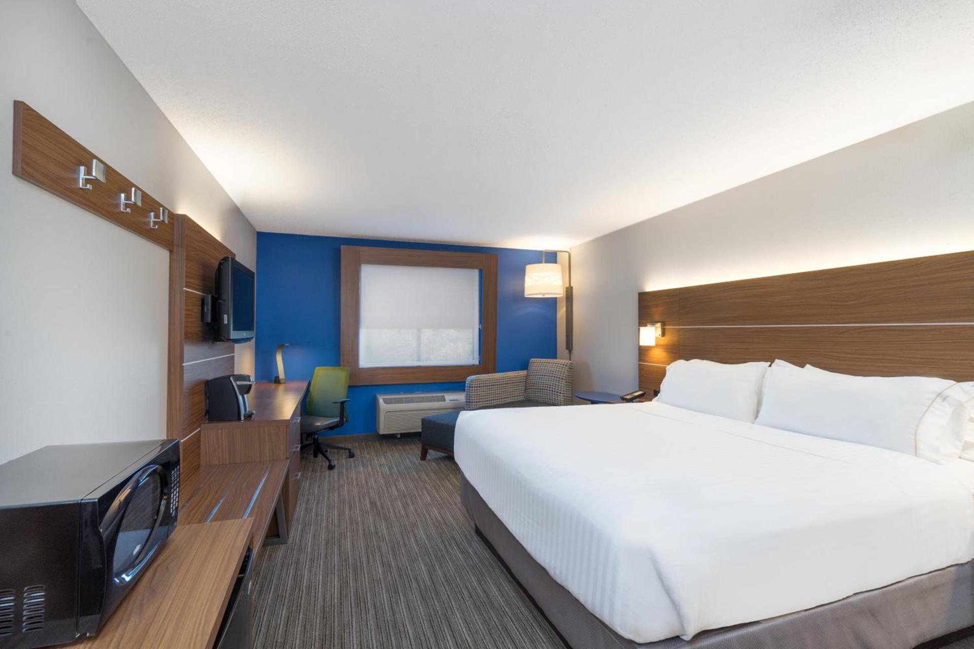 Holiday Inn Express Hotel Howe / Sturgis by IHG photo 33