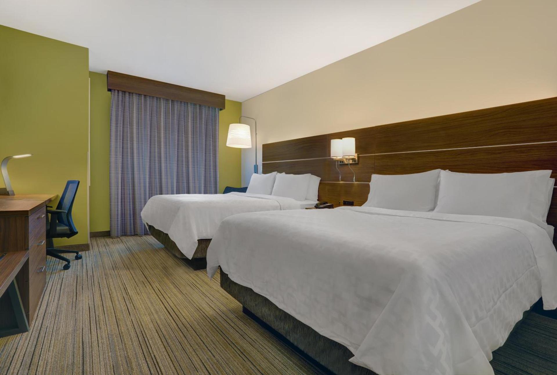 Holiday Inn Express & Suites - Lenexa - Overland Park Area by IHG photo 43