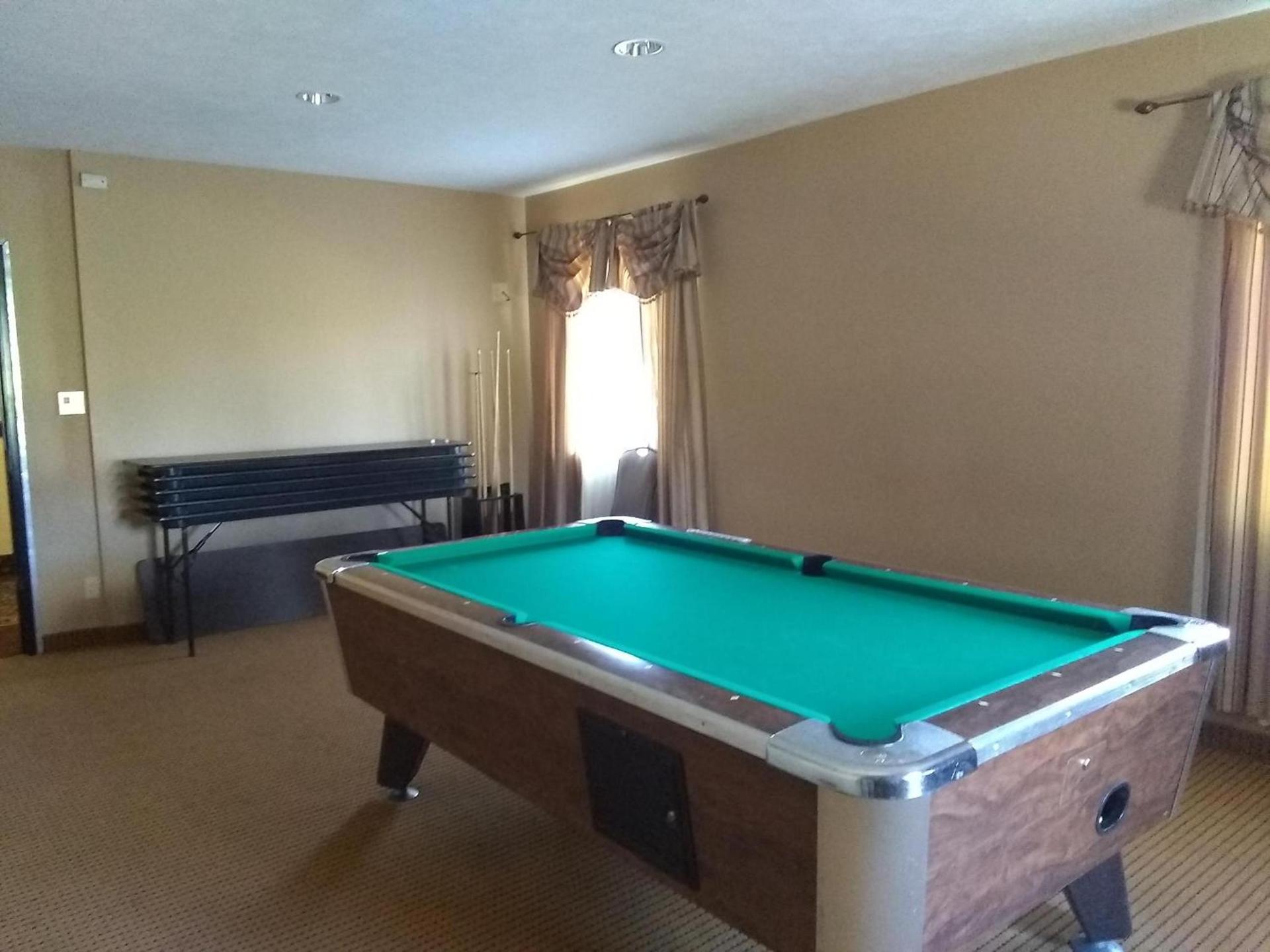 Days Inn by Wyndham Lincoln, IL Route 66 photo 24