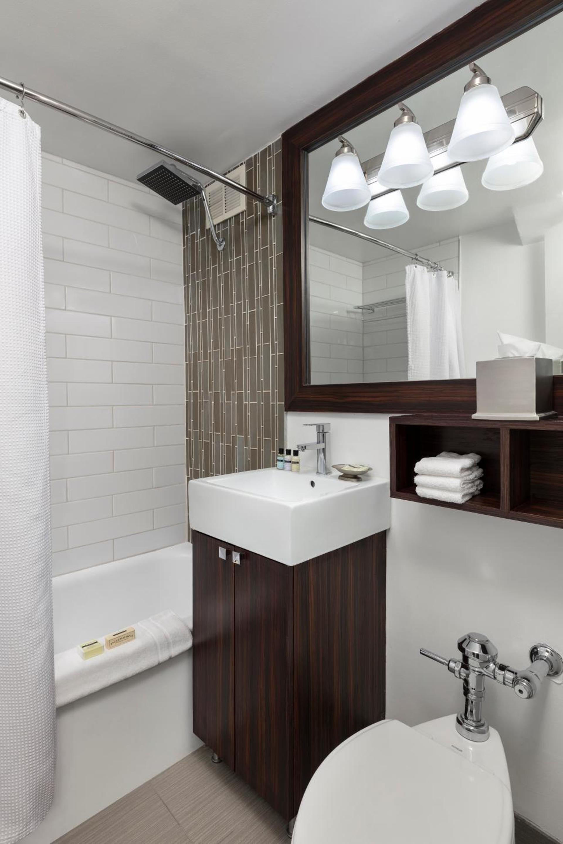 Executive Hotel Pacific photo 9