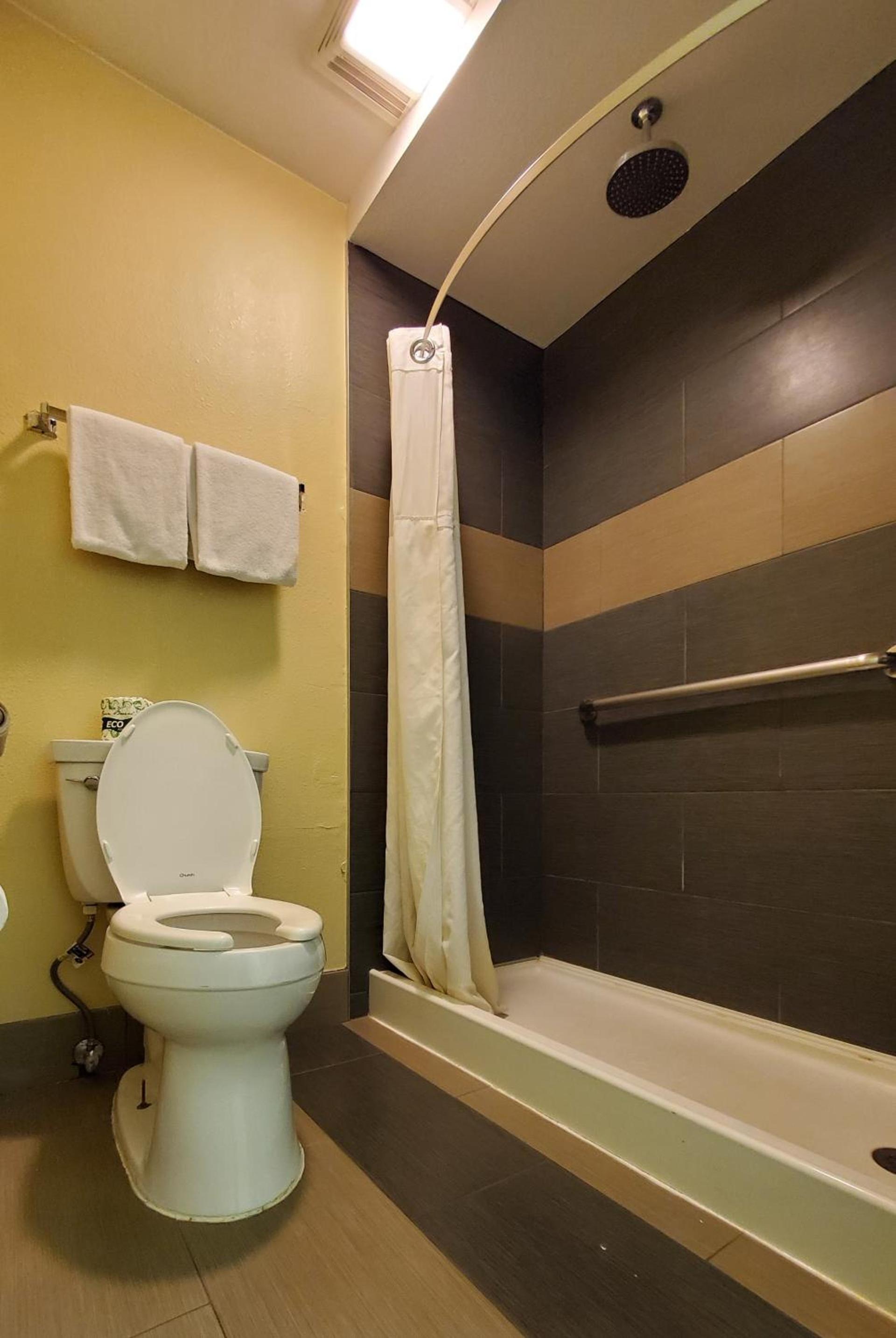 Ramada by Wyndham Flagstaff East photo 31