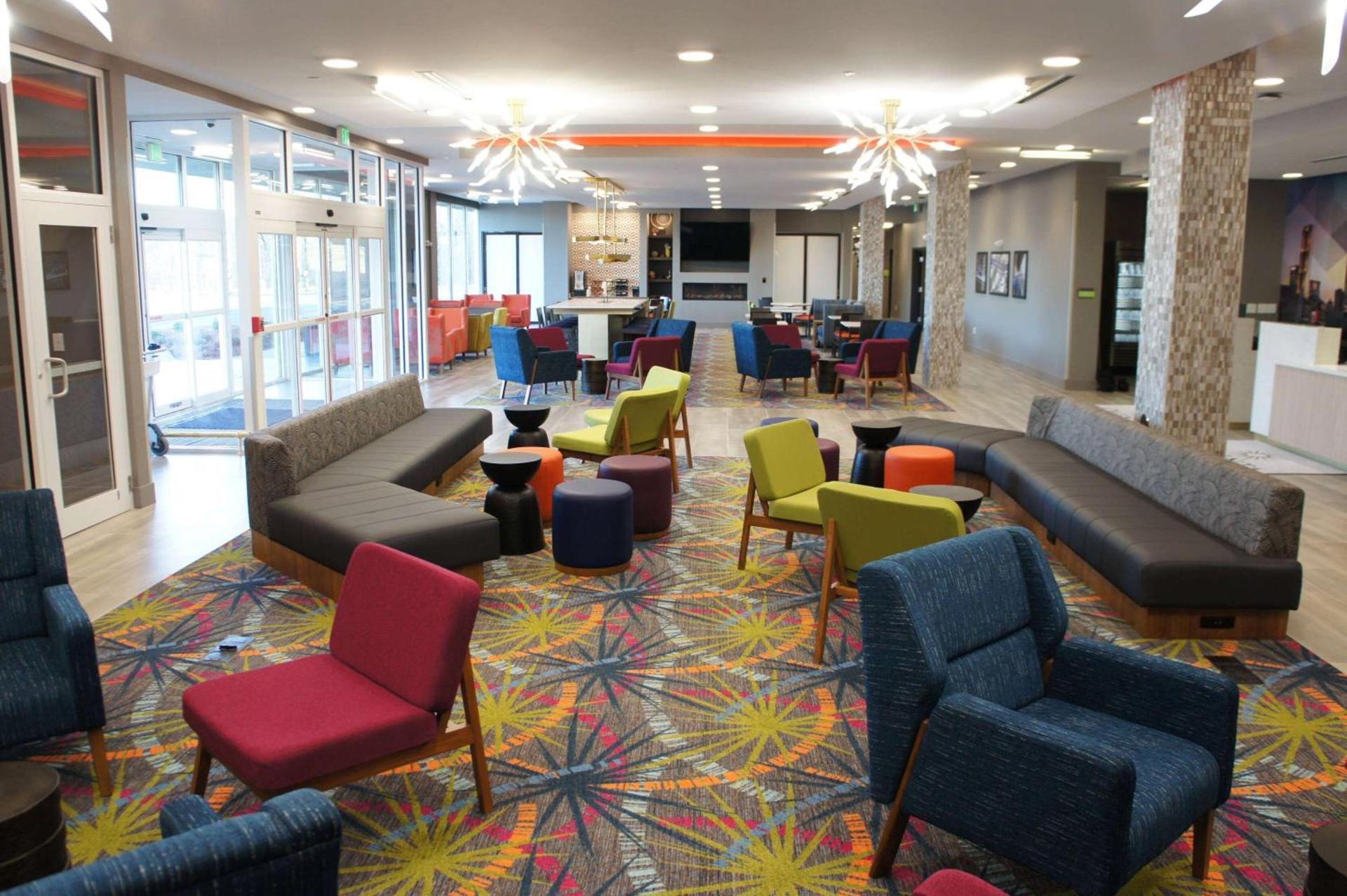 La Quinta Inn & Suites by Wyndham Braselton photo 83