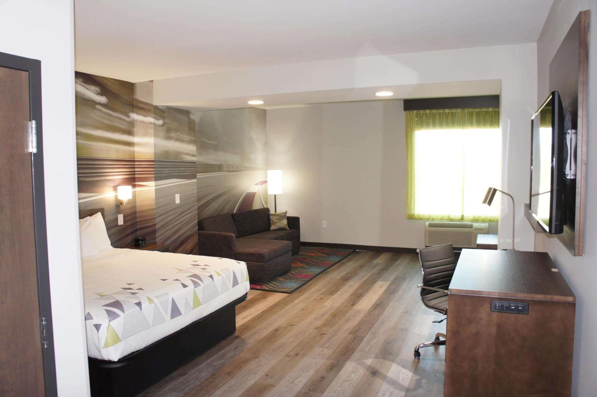 La Quinta Inn & Suites by Wyndham Braselton photo 72