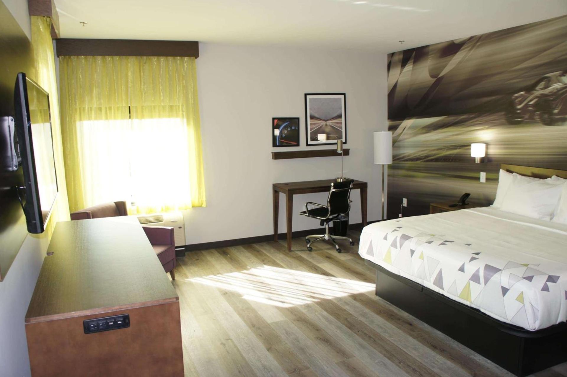 La Quinta Inn & Suites by Wyndham Braselton photo 68