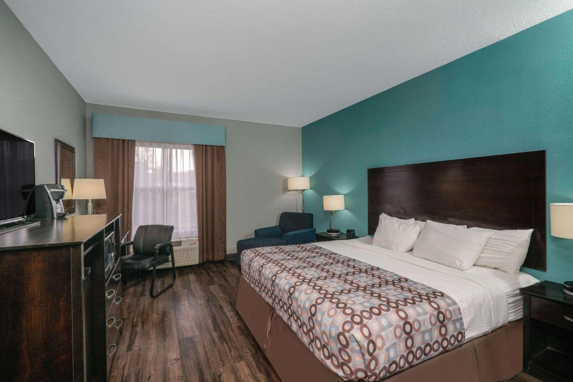 La Quinta by Wyndham Knoxville East photo 19