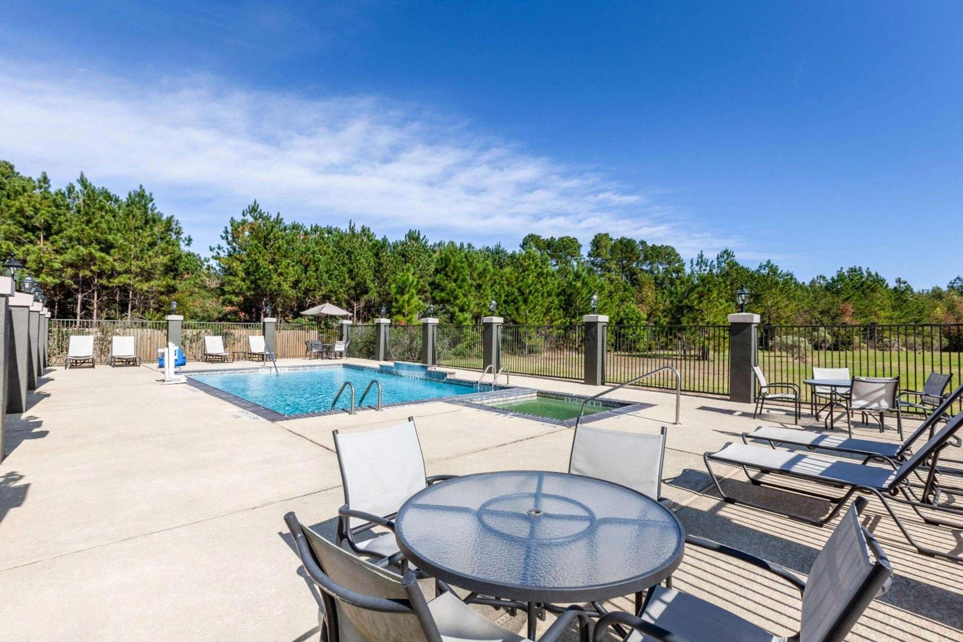 La Quinta by Wyndham Lumberton photo 19