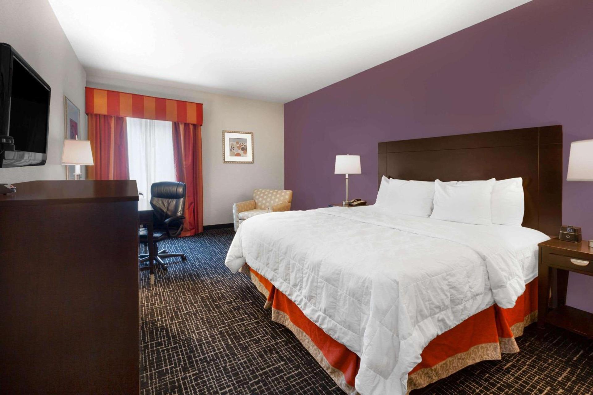 La Quinta by Wyndham Lumberton photo 13