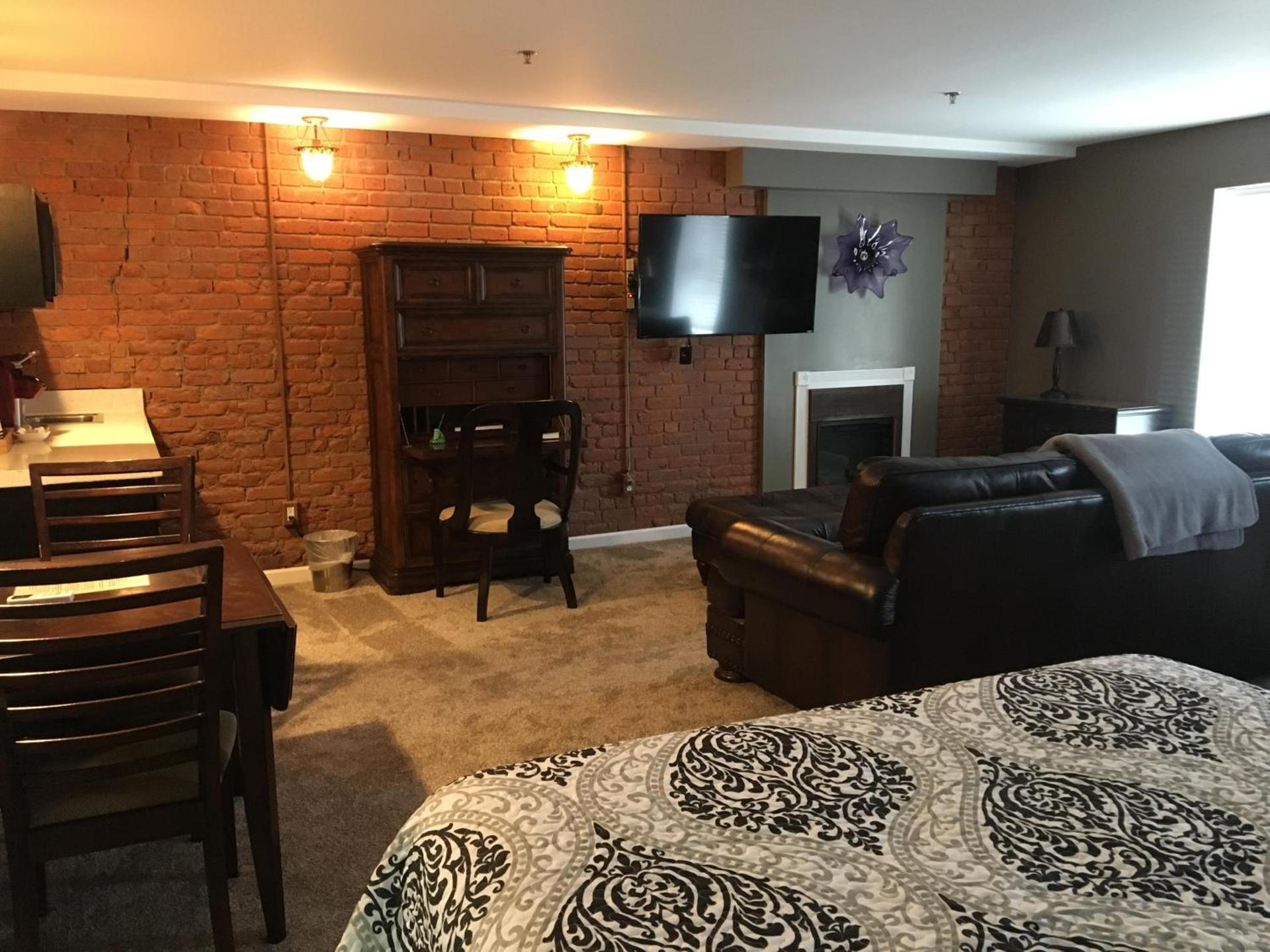 Lodging at the Gaffer Inn photo 17