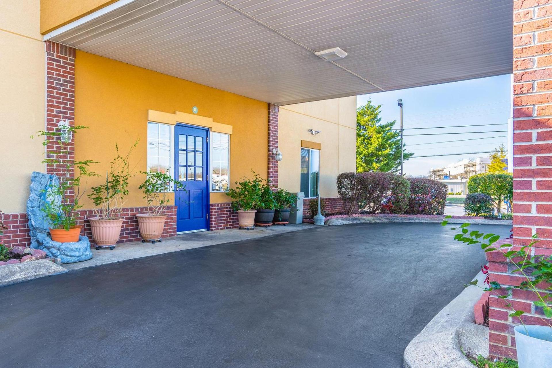 Suburban Studios Chattanooga Northeast - Ooltewah photo 56