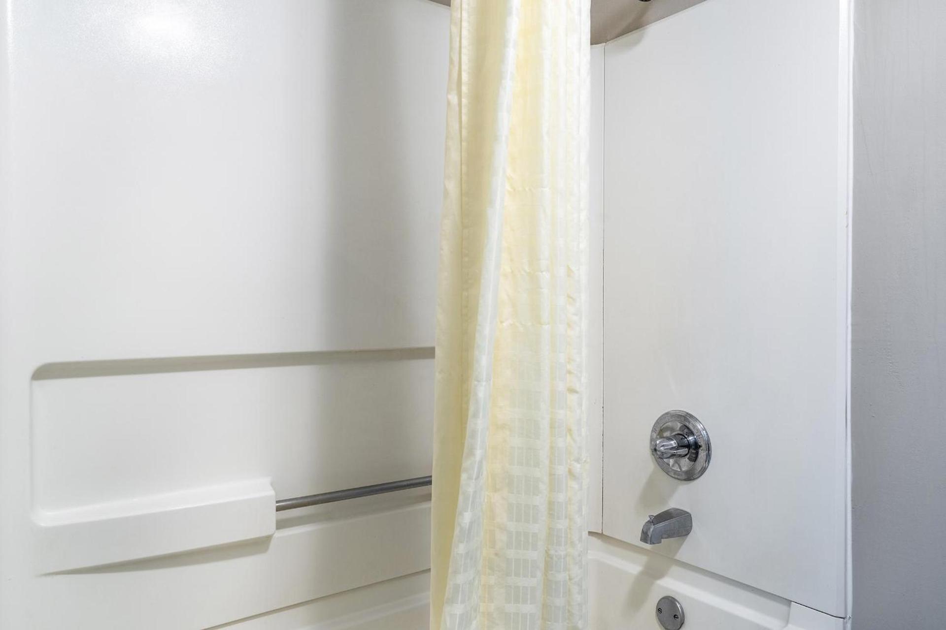 Suburban Studios Chattanooga Northeast - Ooltewah photo 53