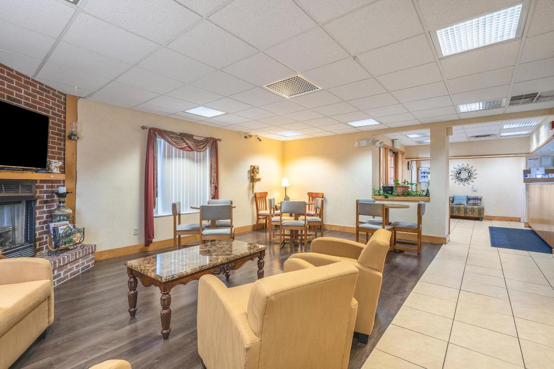 Suburban Studios Chattanooga Northeast - Ooltewah photo 42