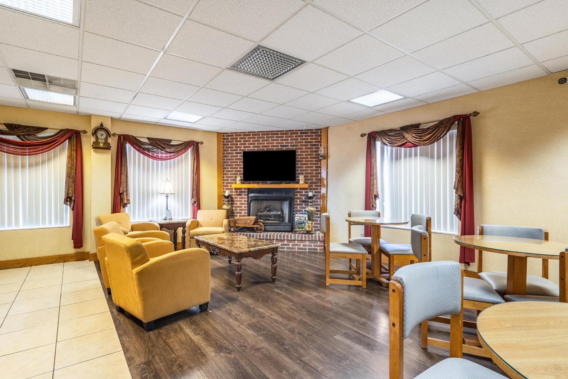 Suburban Studios Chattanooga Northeast - Ooltewah photo 43