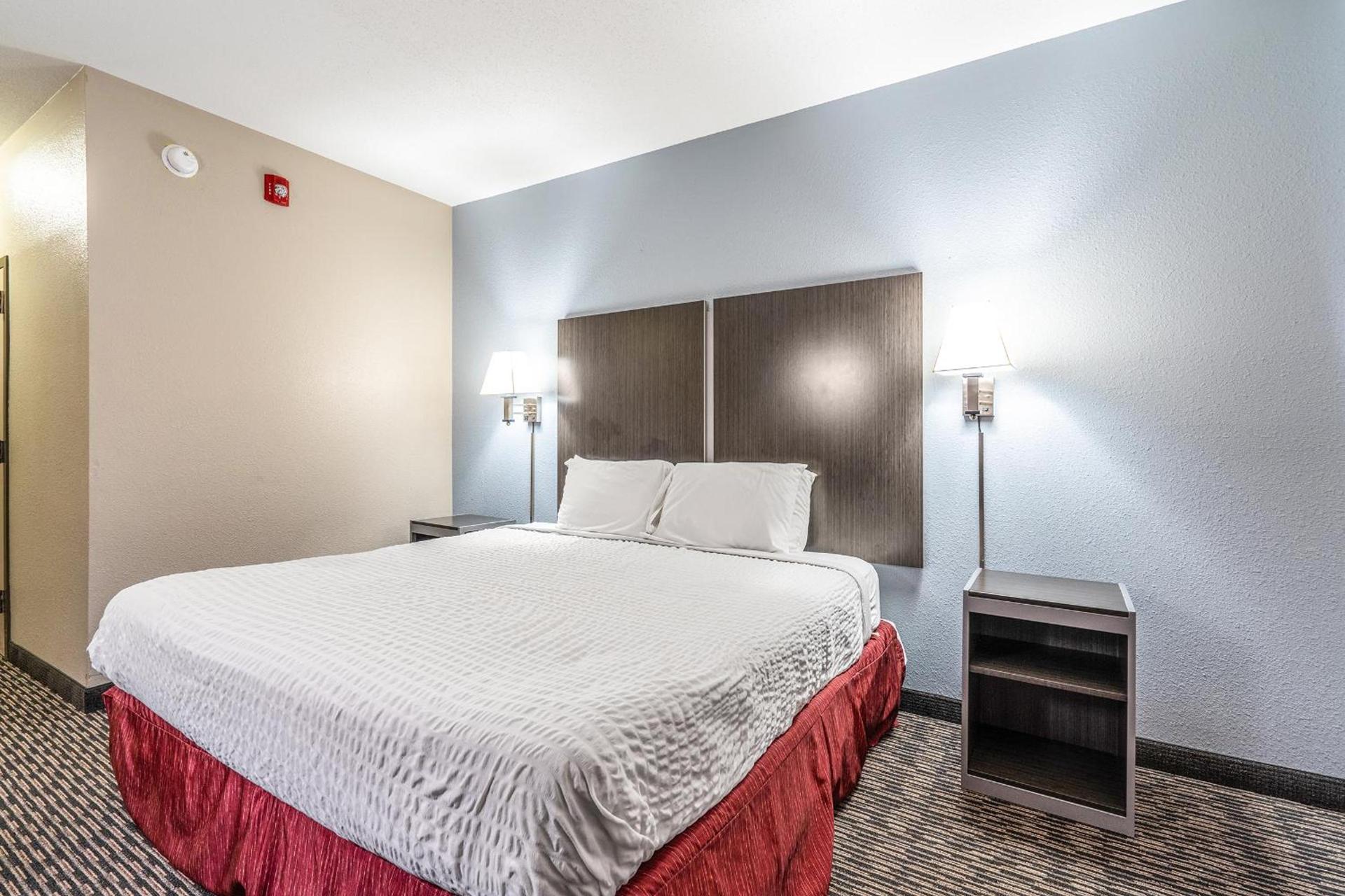 Suburban Studios Chattanooga Northeast - Ooltewah photo 41