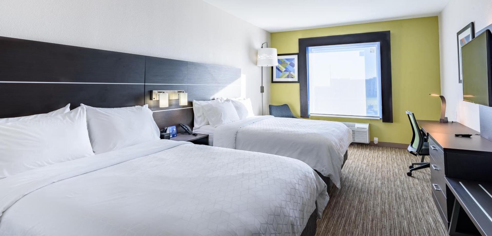 Holiday Inn Express Hotel and Suites Bastrop by IHG photo 3
