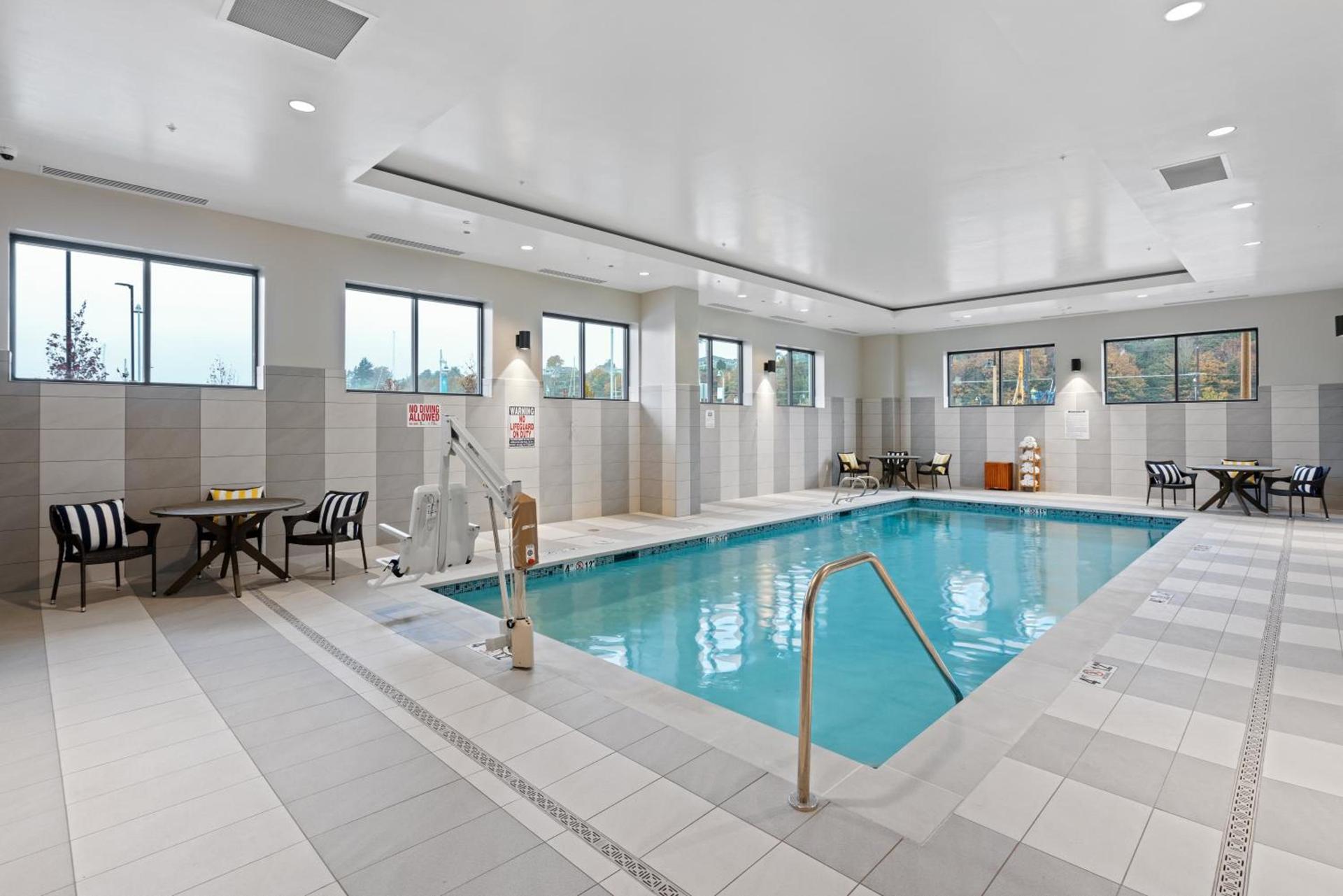 Hotel Indigo Seattle Everett Waterfront Place by IHG photo 67