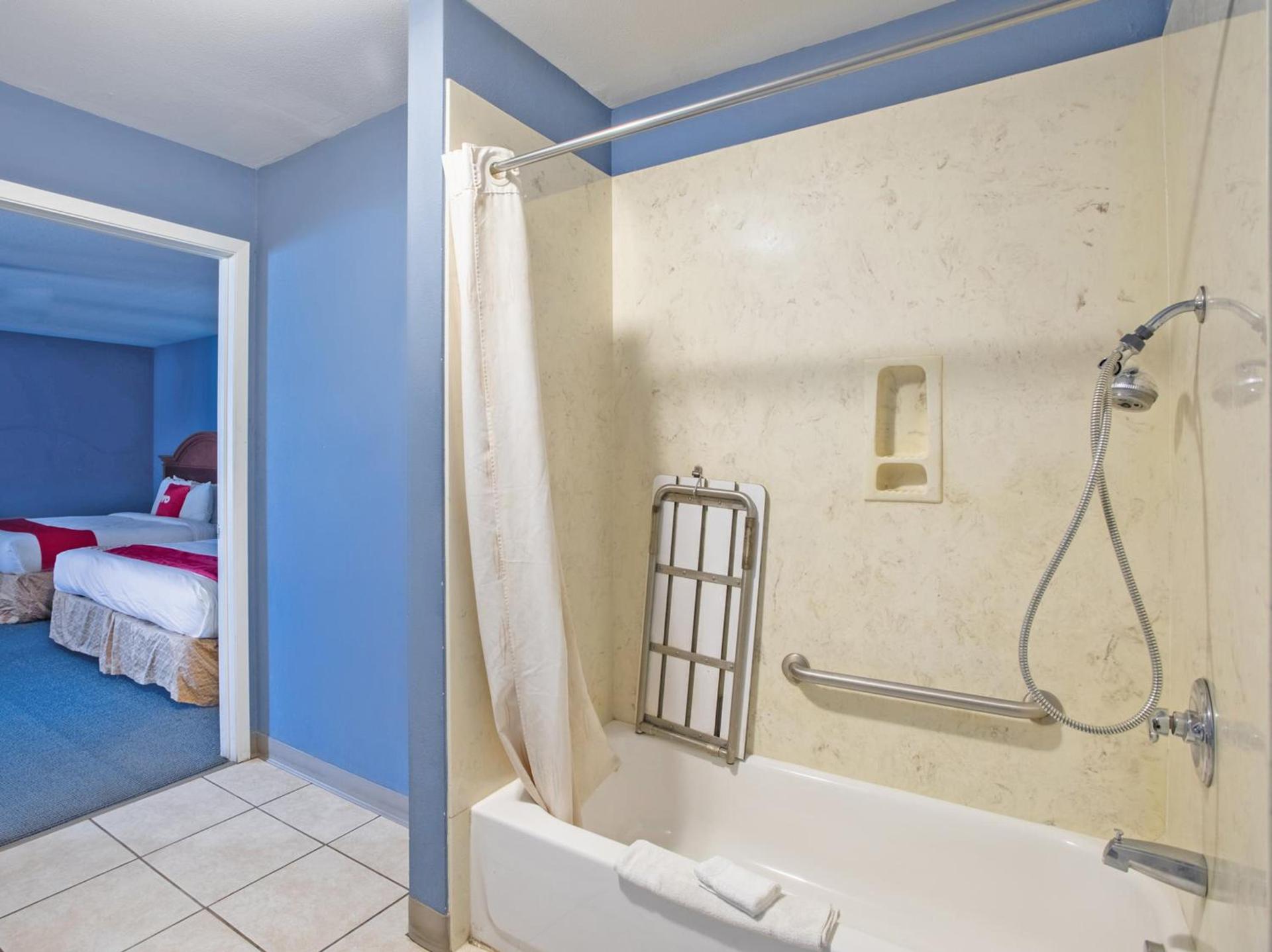 Rodeway Inn photo 9