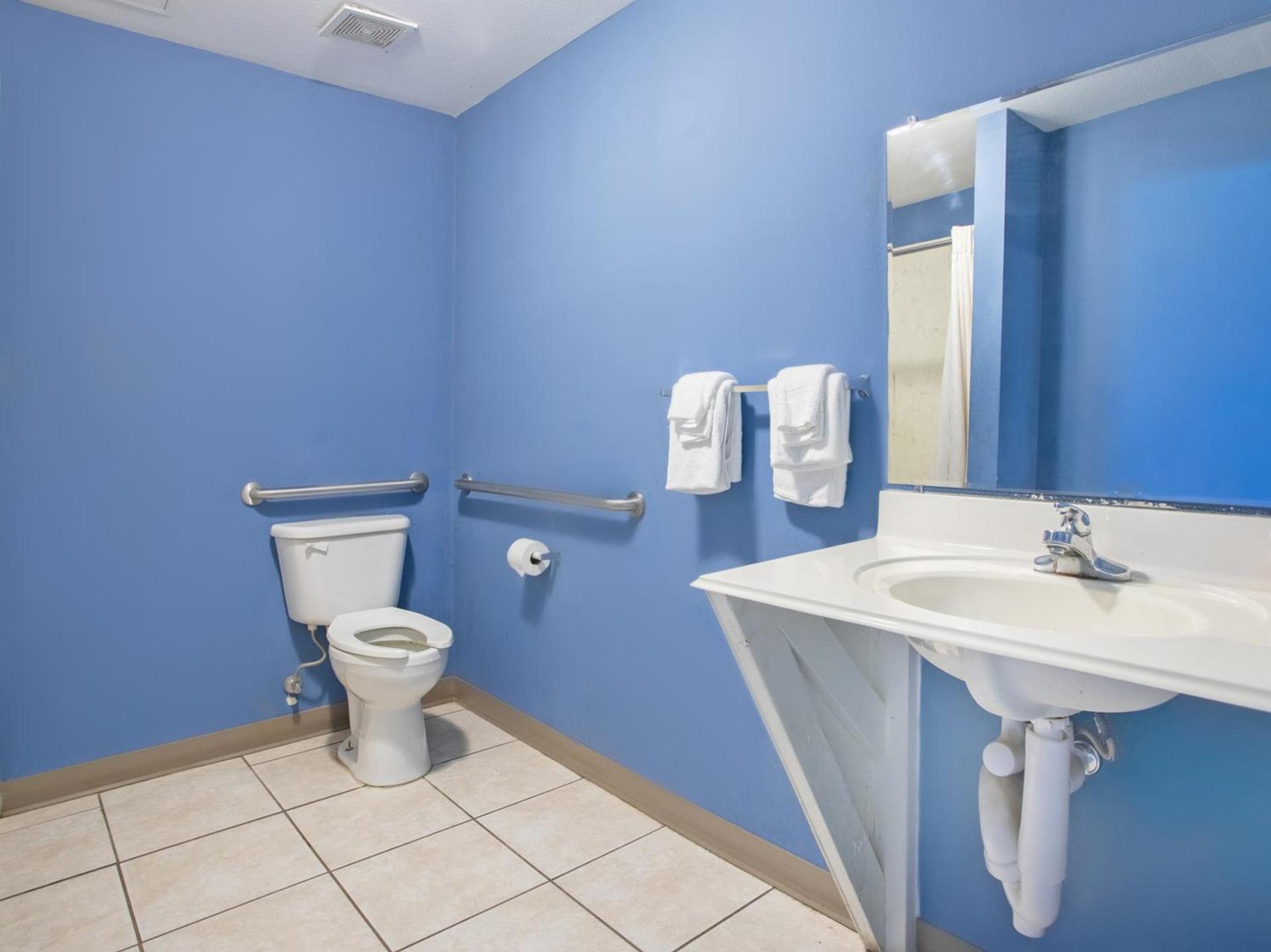 Rodeway Inn photo 19